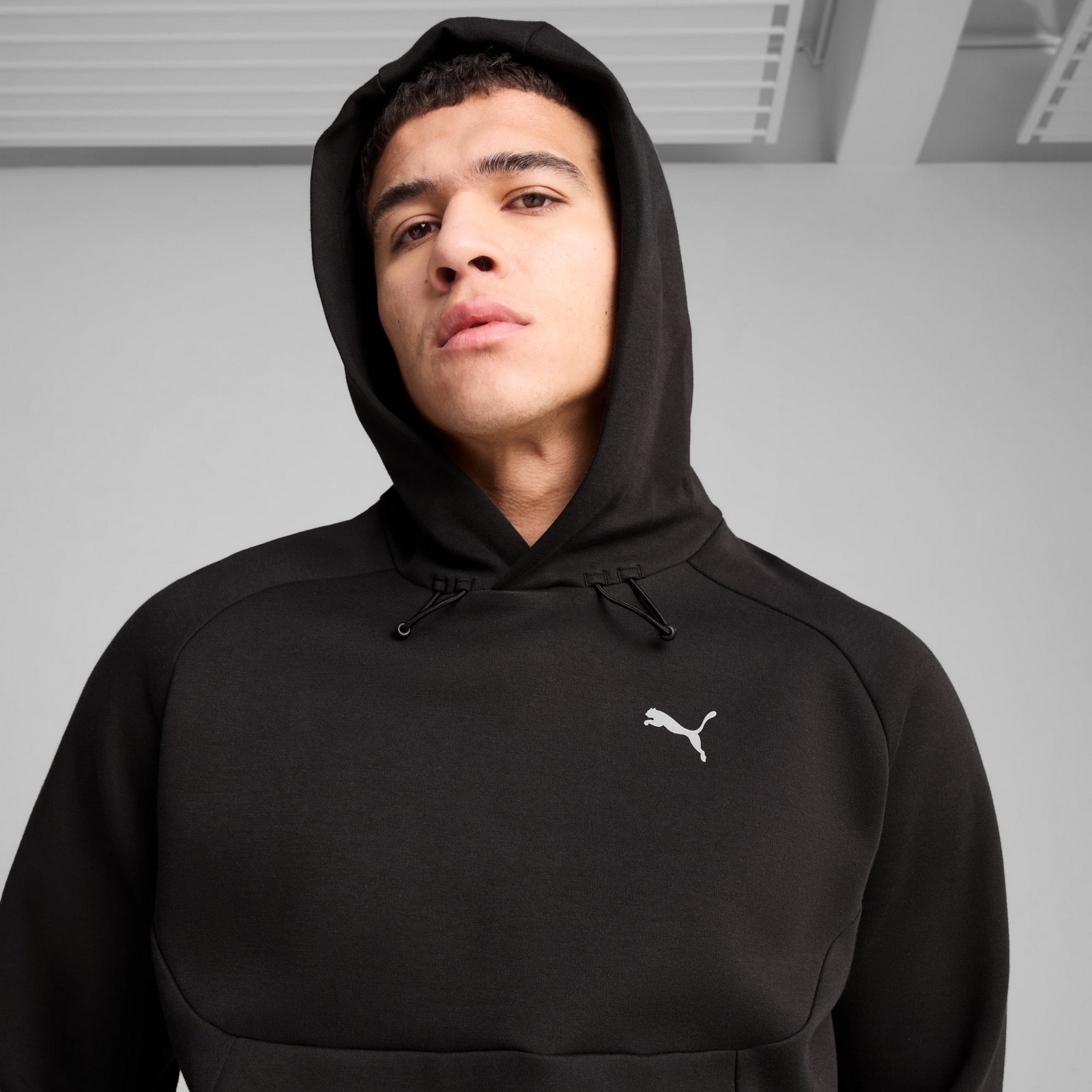 Bluza z kapturem m�ska Puma PUMATECH GRAPHIC RELAXED DK czarna 62968101