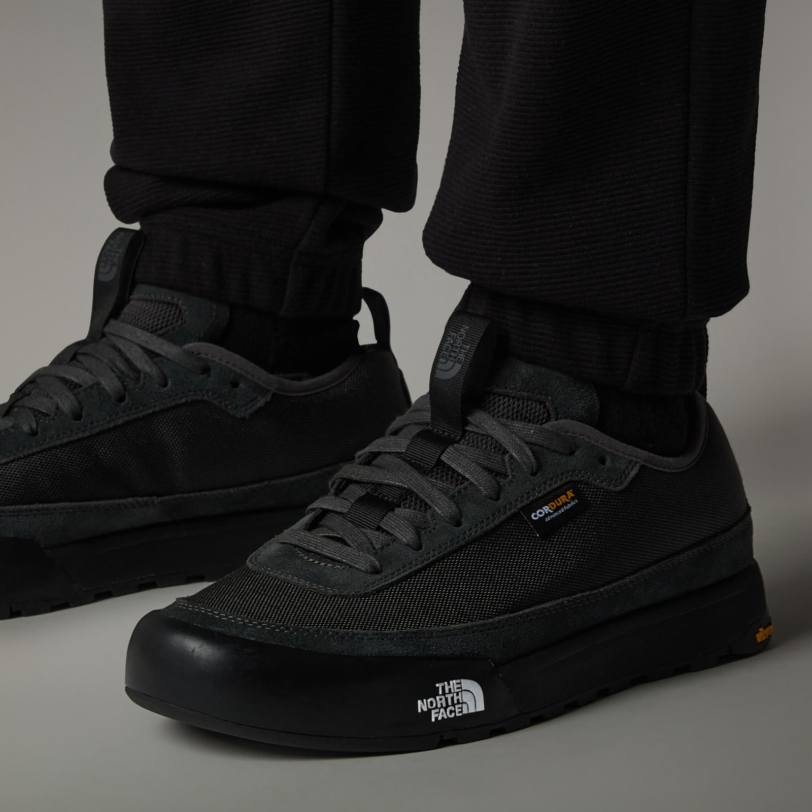 Buty sportowe mskie The North Face CLYFFE szare NF0A8AD9MN8