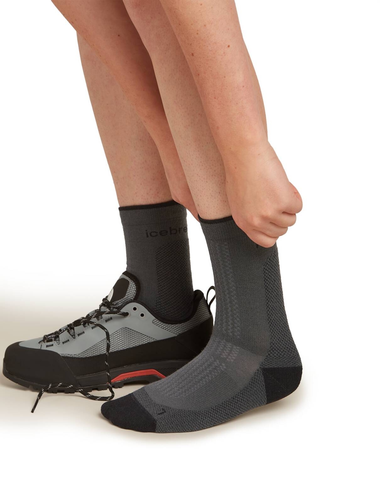 Skarpety trekkingowe damskie Icebreaker MER HIKE+ ULTRALIGHT QUARTER czarne IB0A578T0D5
