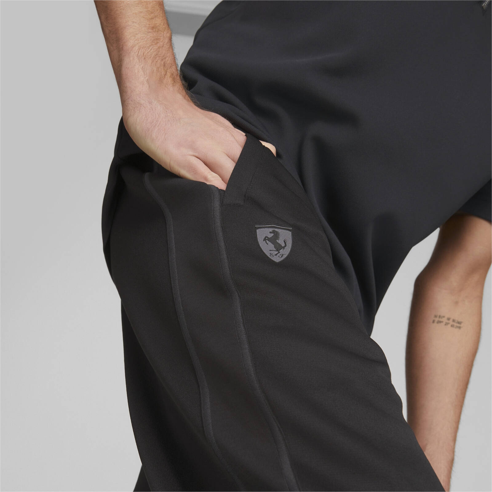 Spodnie dresowe mskie Puma FERRARI STYLE MT7 czarne 53833401