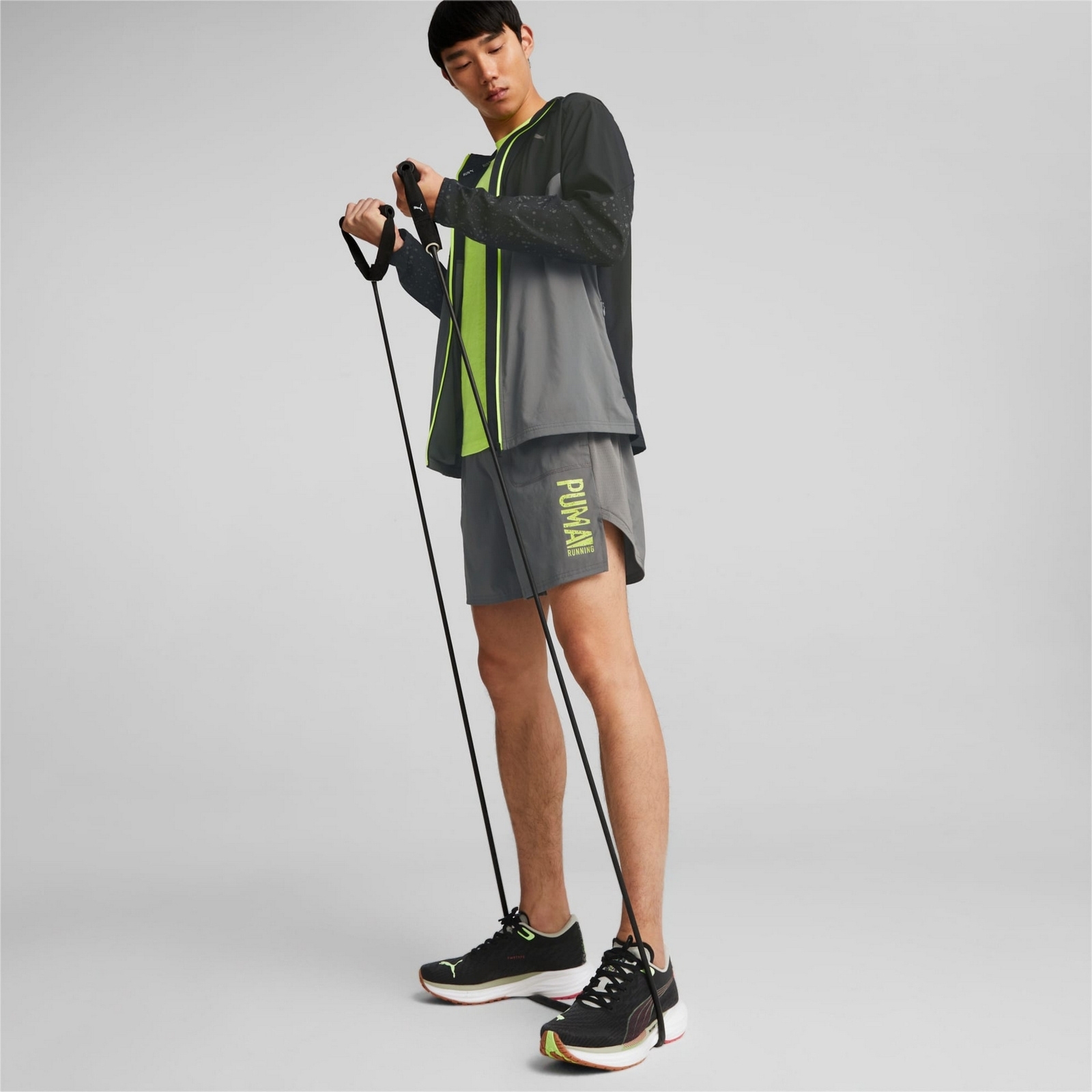 Kurtka z kapturem m�ska Puma RUN REFLECTIVE AOP WOVEN czarna 52240915