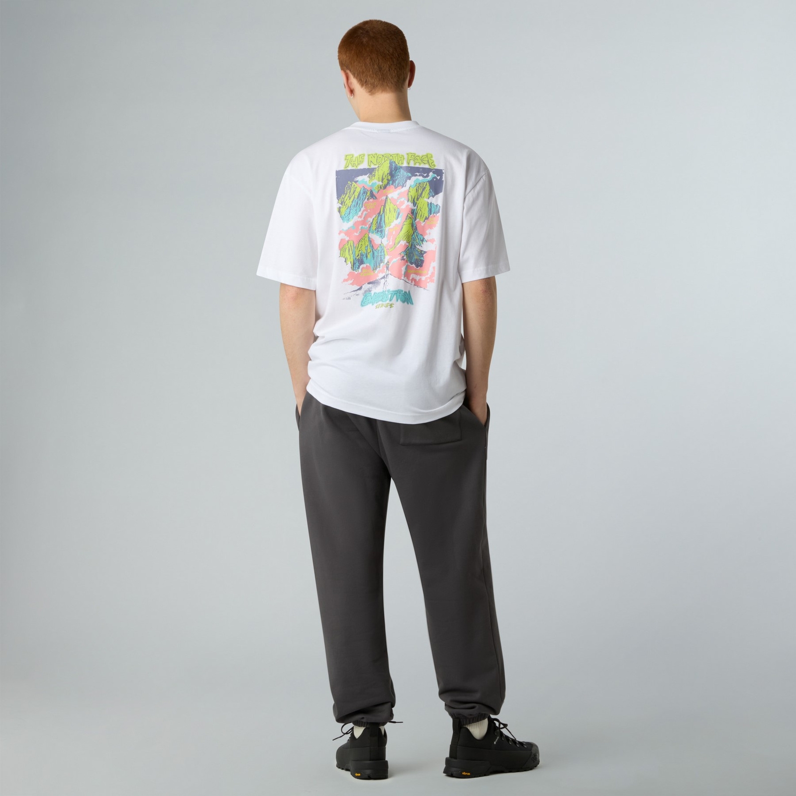 Koszulka unisex The North Face EXPEDITION CELEBRATION OVERSIZED biała NF0A8E3CFN4