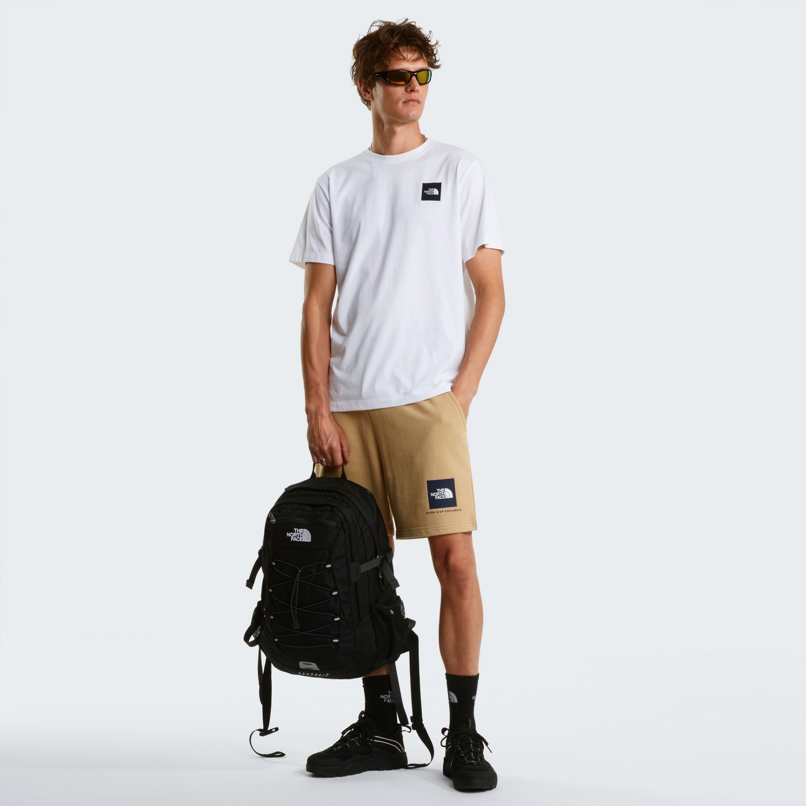 Spodenki dresowe m�skie The North Face BOX NSE LIGHT REGULAR br�zowe NF0A8GQ8LK5