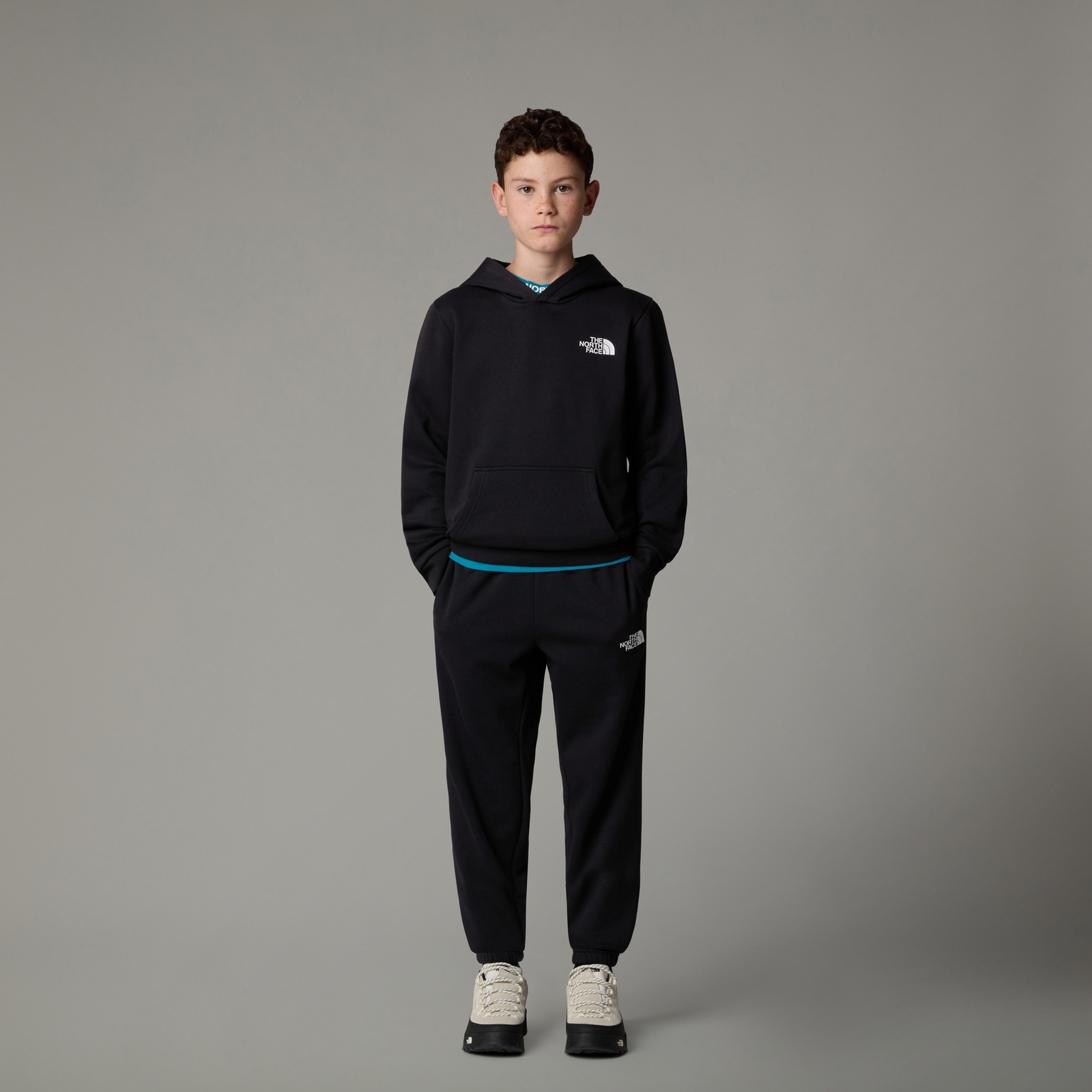 Spodnie dresowe dziecięce The North Face TEEN czarne NF0A8BHTJK3