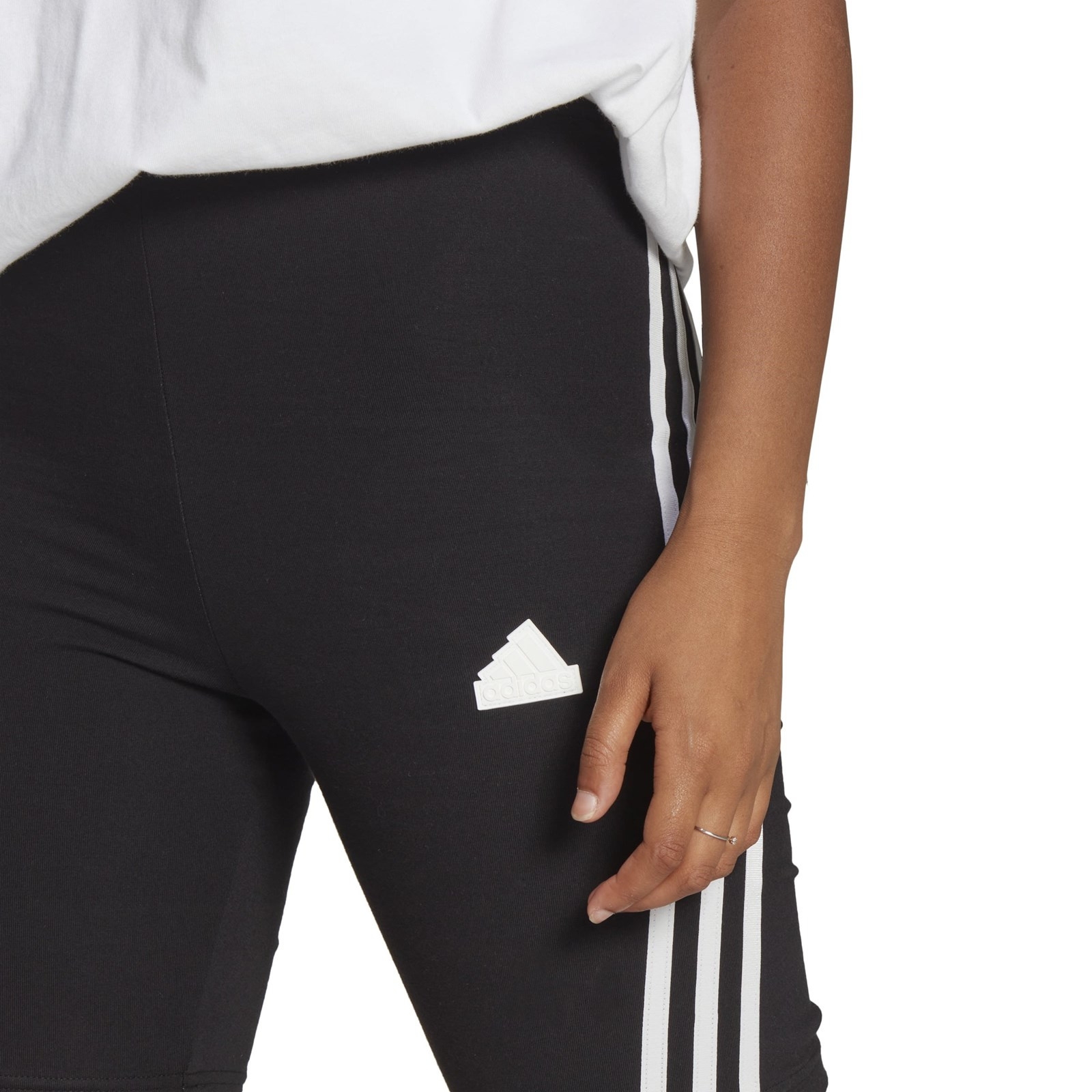 Spodenki damskie adidas FUTURE ICONS 3-STRIPES BIKE czarne HT4718