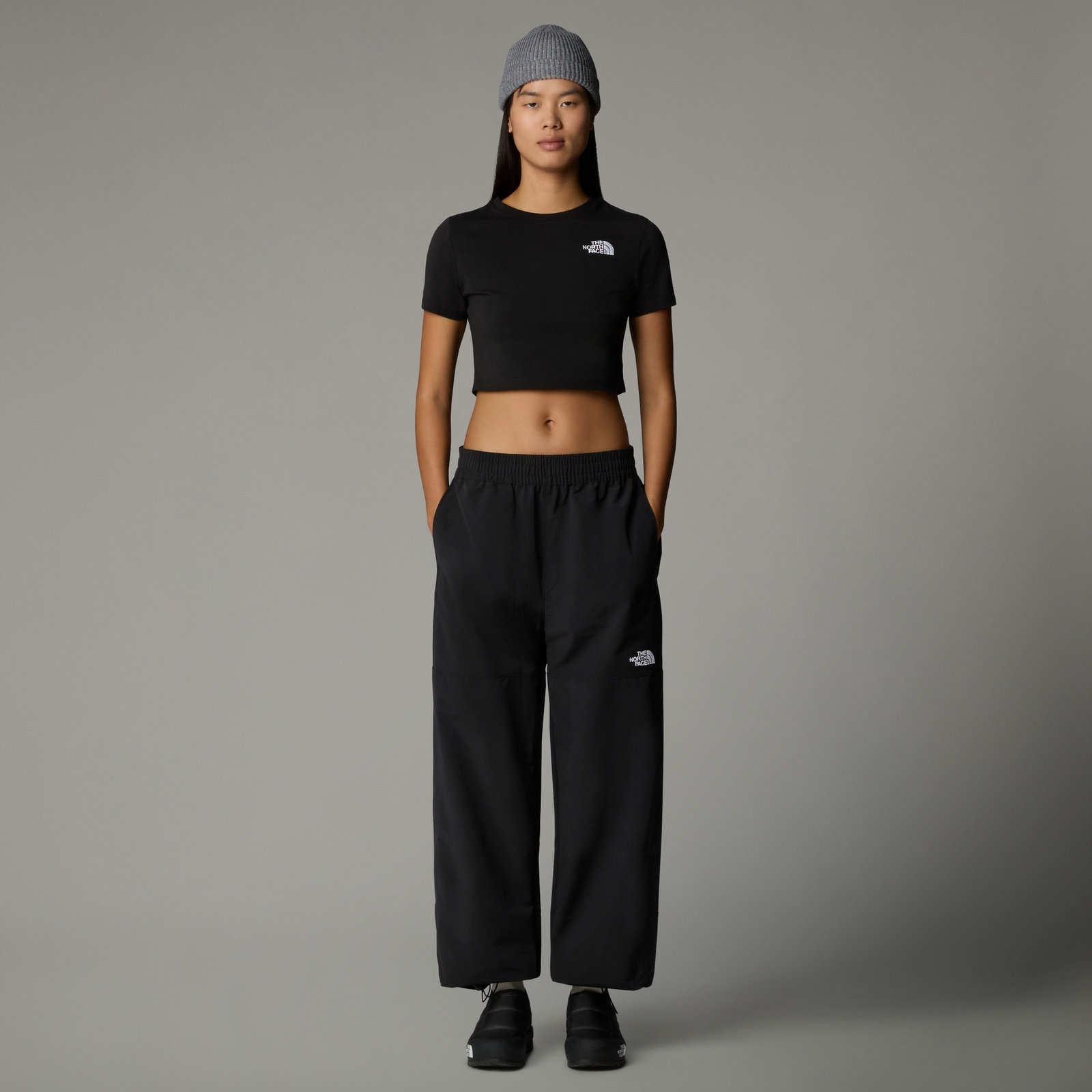 Koszulka damska The North Face ESSENTIAL CROPPED czarna NF0A55AOJK3