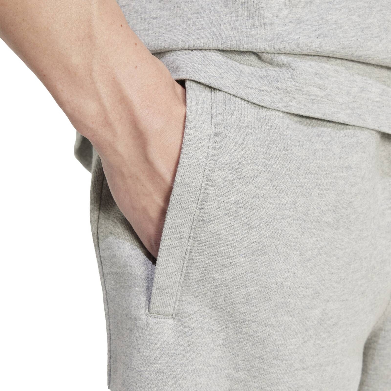 Spodenki dresowe m�skie adidas ESSENTIALS szare IY8517