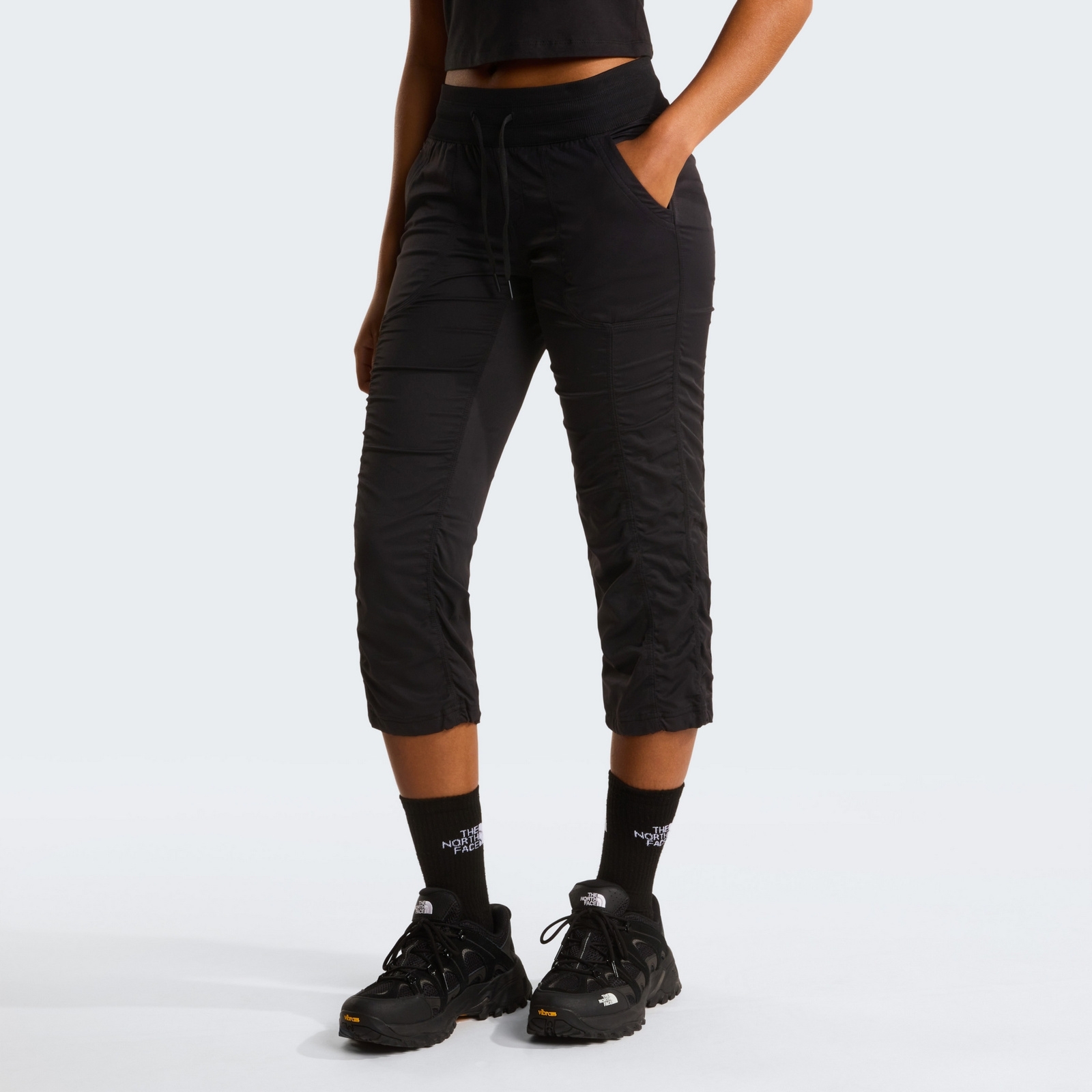 Spodnie dresowe damskie The North Face APHRODITE 2.0 CAPRI czarne NF0A2UO64H0