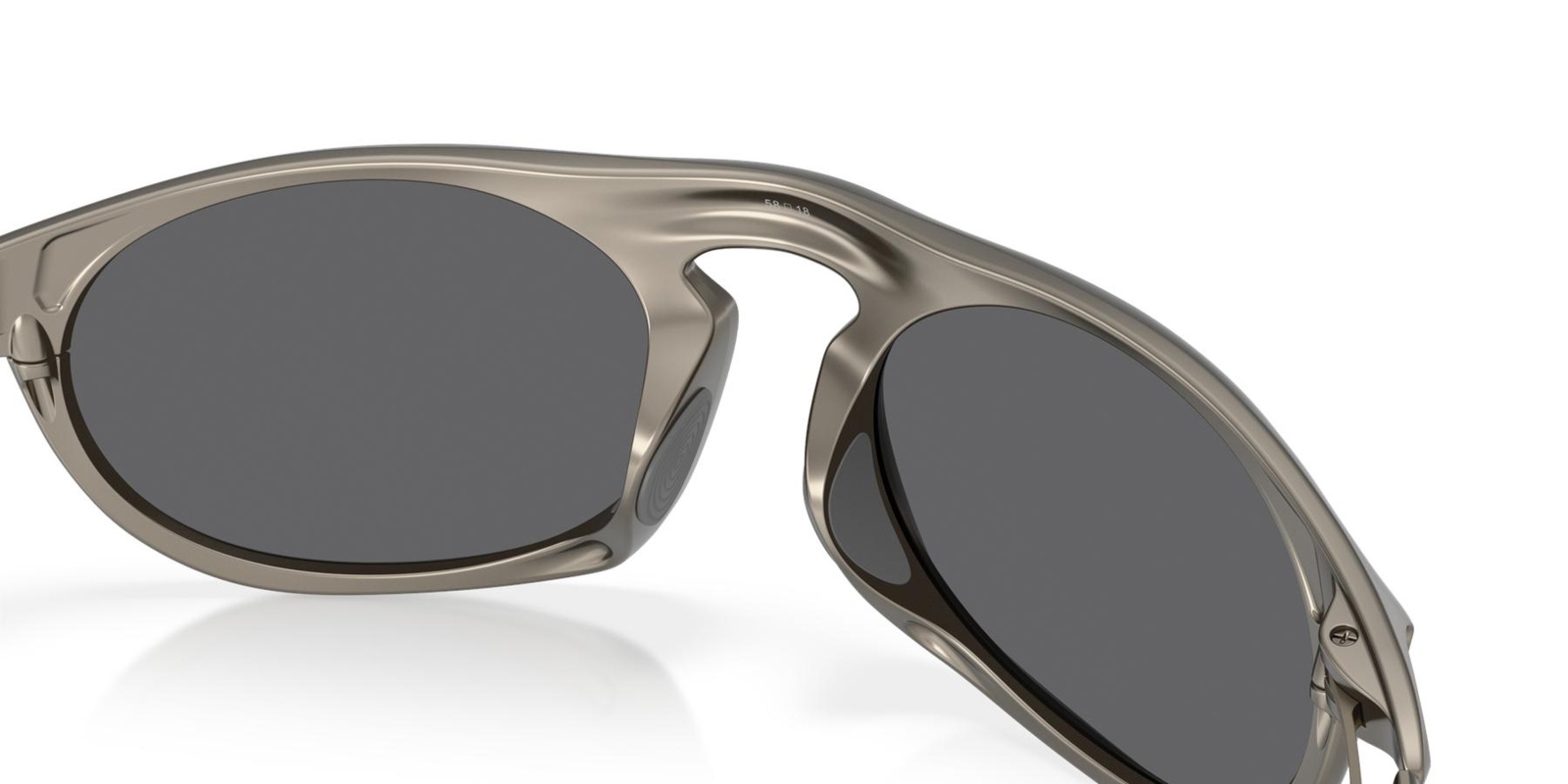 Okulary przeciws�oneczne unisex Oakley NEO JACKET srebrne OO4065-05