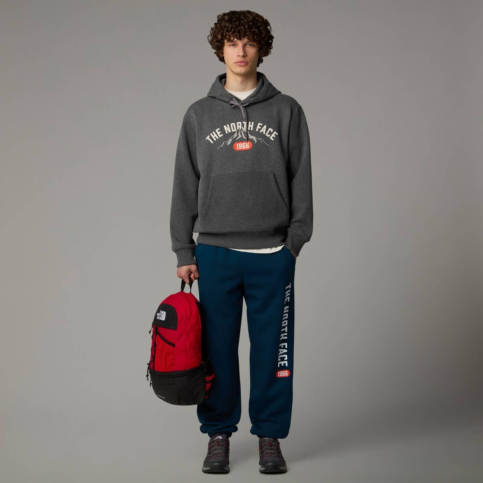 Bluza z kapturem męska The North Face VARSITY szara NF0A89DJDYY