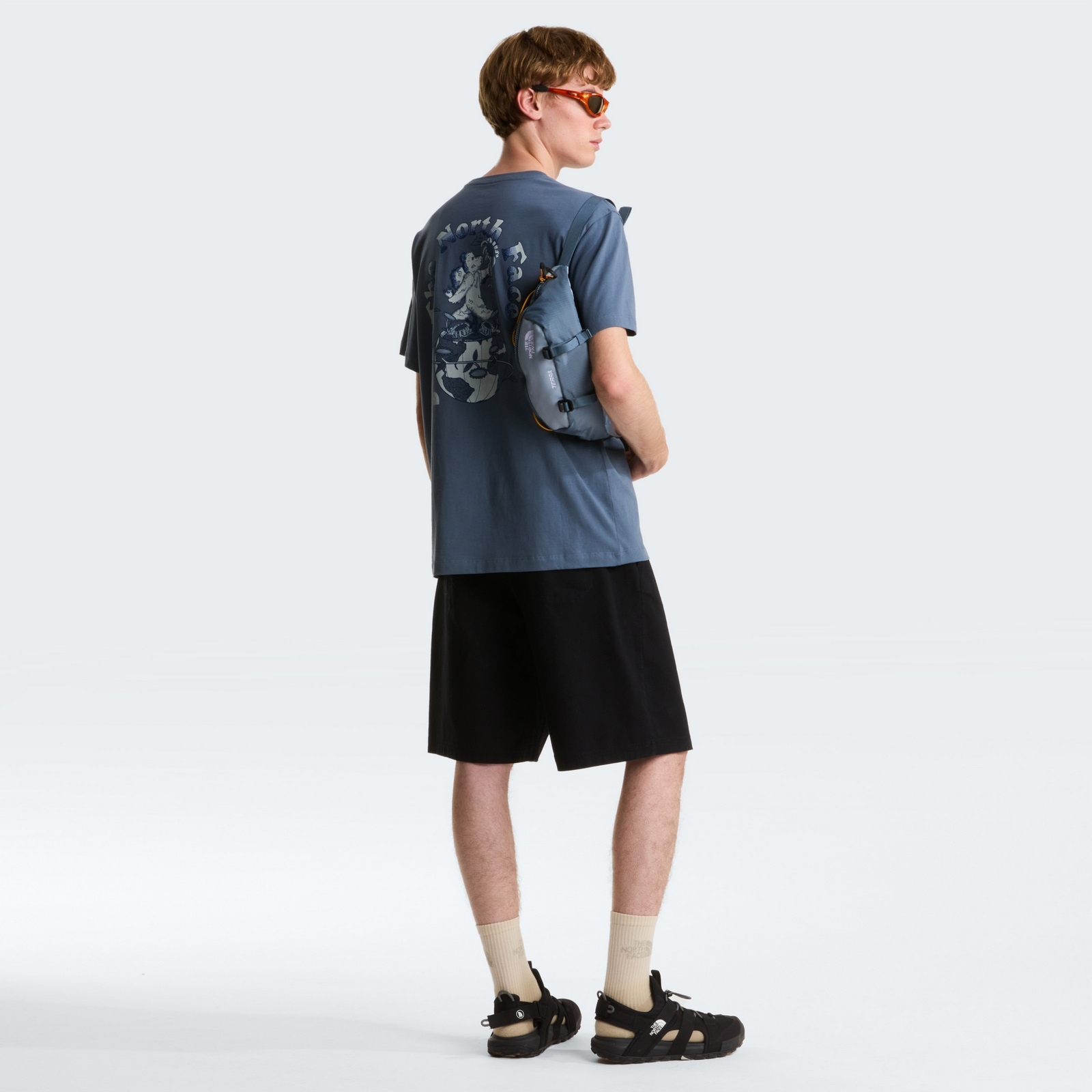 Koszulka m�ska The North Face RETRO EARTH RELAXED niebieska NF0A8G9P0U3