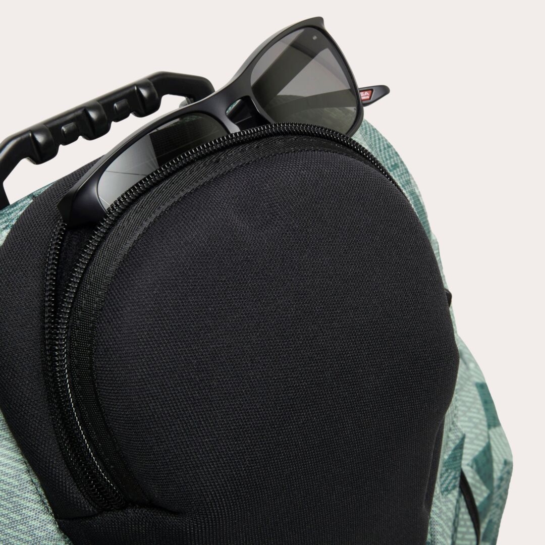 Plecak miejski unisex Oakley KITCHEN SINK 34 L zielony FOS92060A-32Q