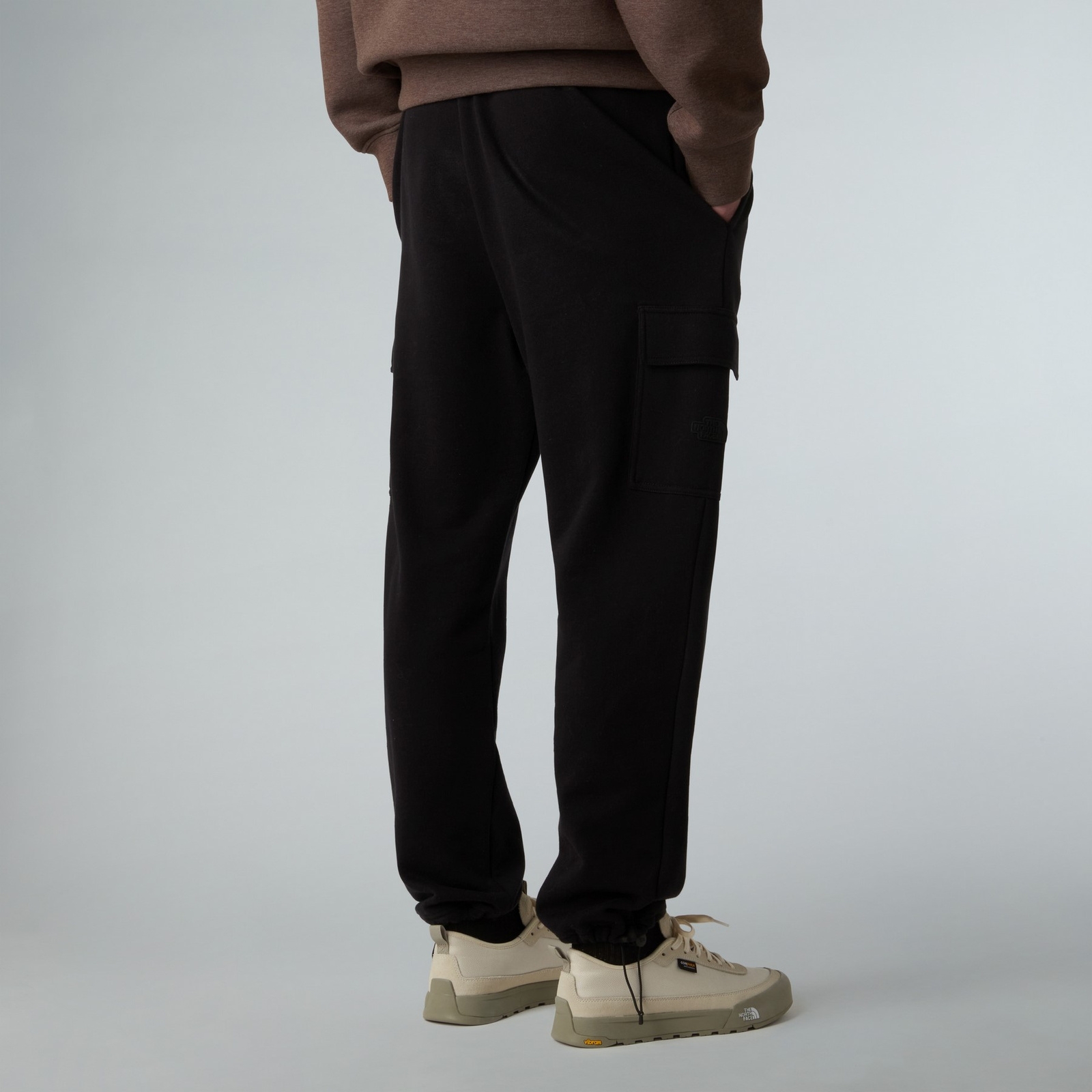 Spodnie dresowe mskie The North Face CARGO czarne NF0A8C2YJK3