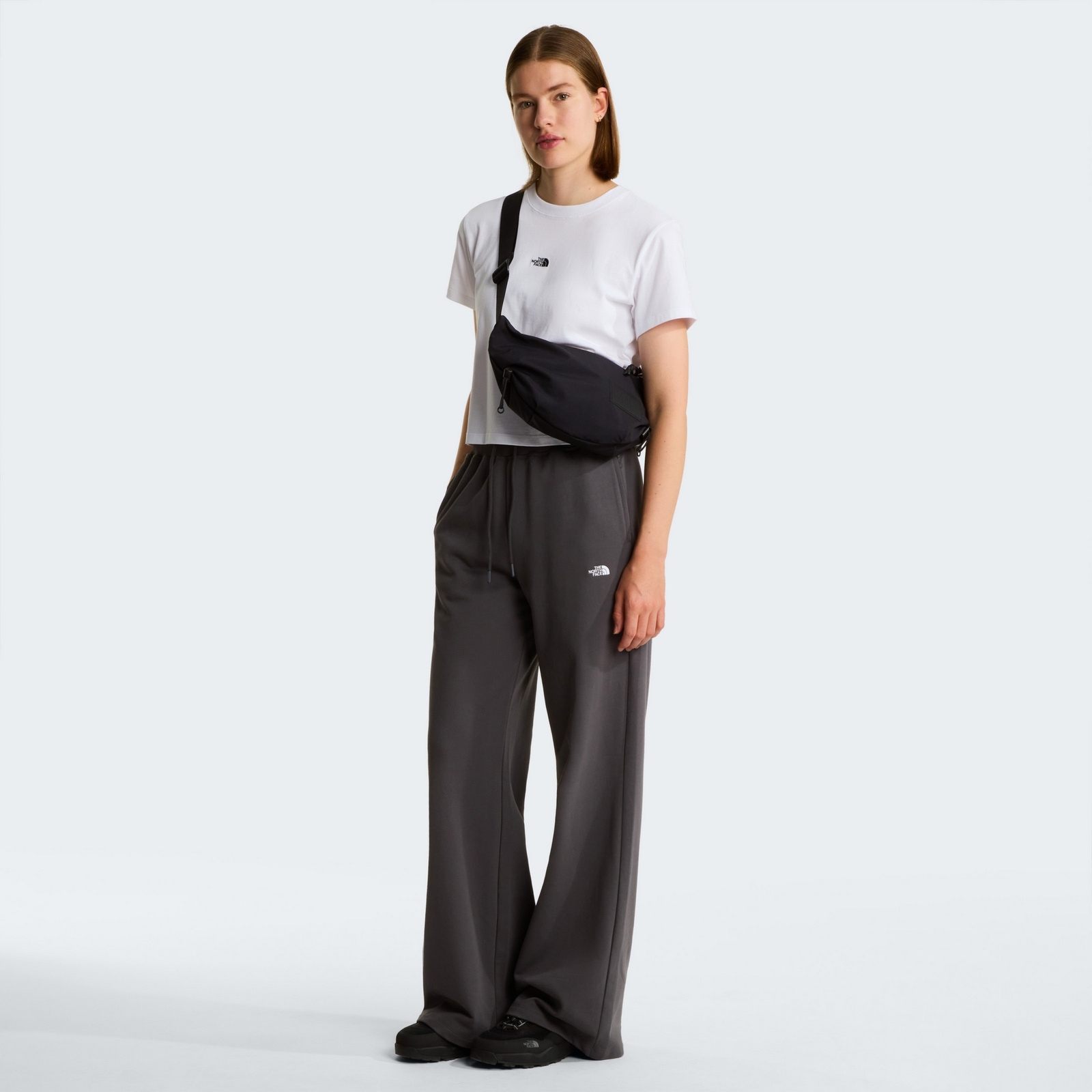 Koszulka damska The North Face ESSENTIAL REGULAR SHORT bia�a NF0A8GR1FN4