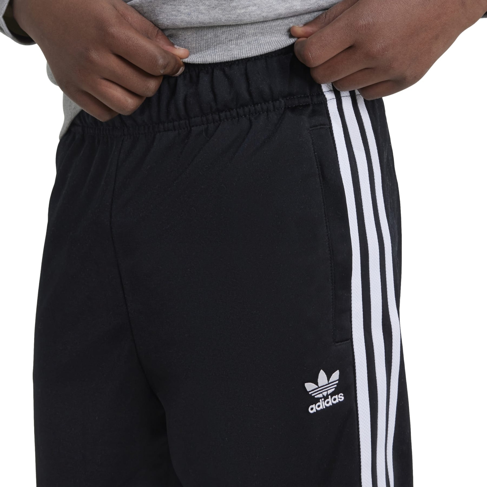Spodnie dresowe dziecice adidas SST czarne IX7630
