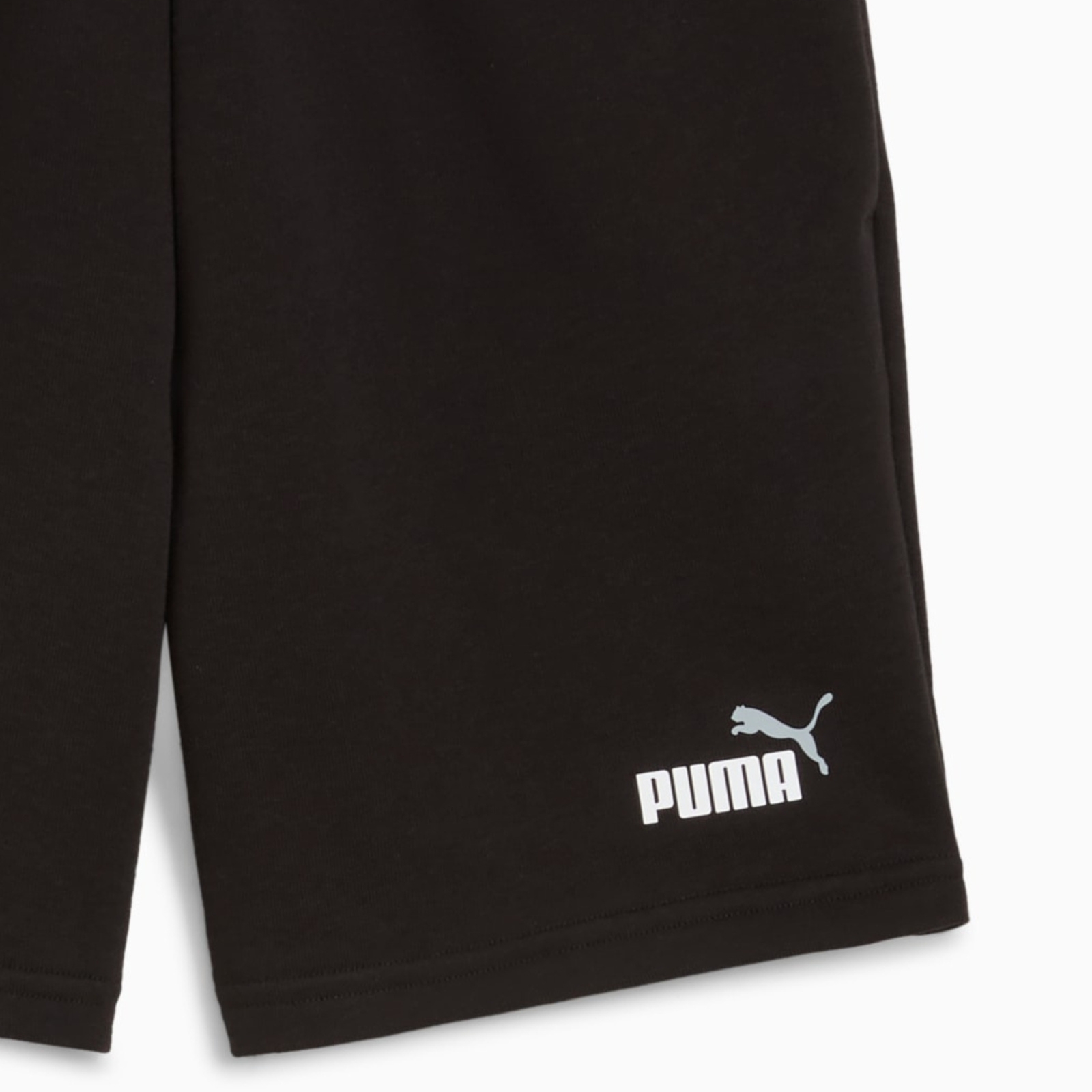 Spodenki ch�opi�ce Puma ESS 2 COLOR NO. 1 LOGO TR czarne 68582601