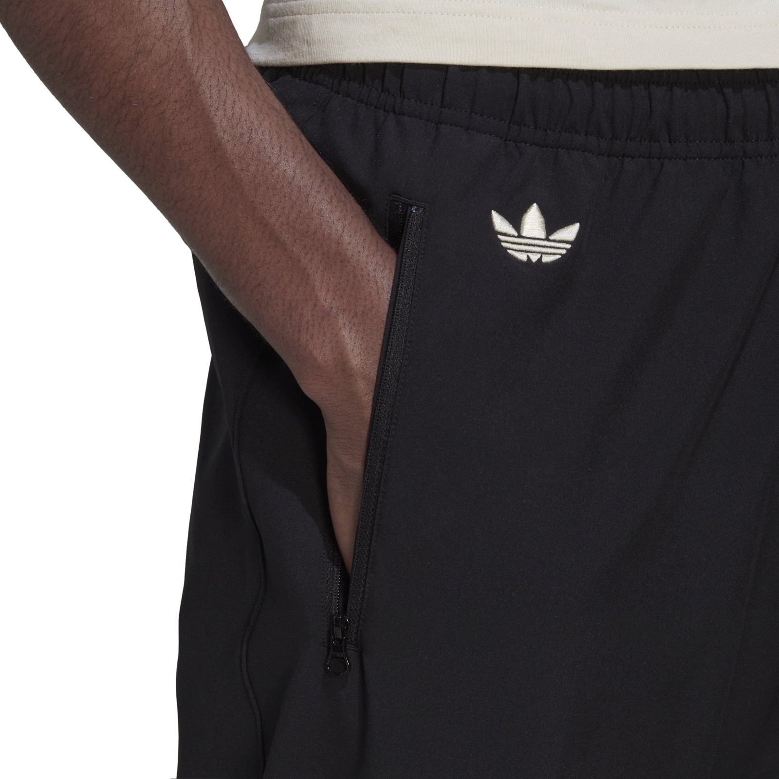 Spodnie dresowe m�skie adidas ADICOLOR NEUCLASSICS czarne HM1864