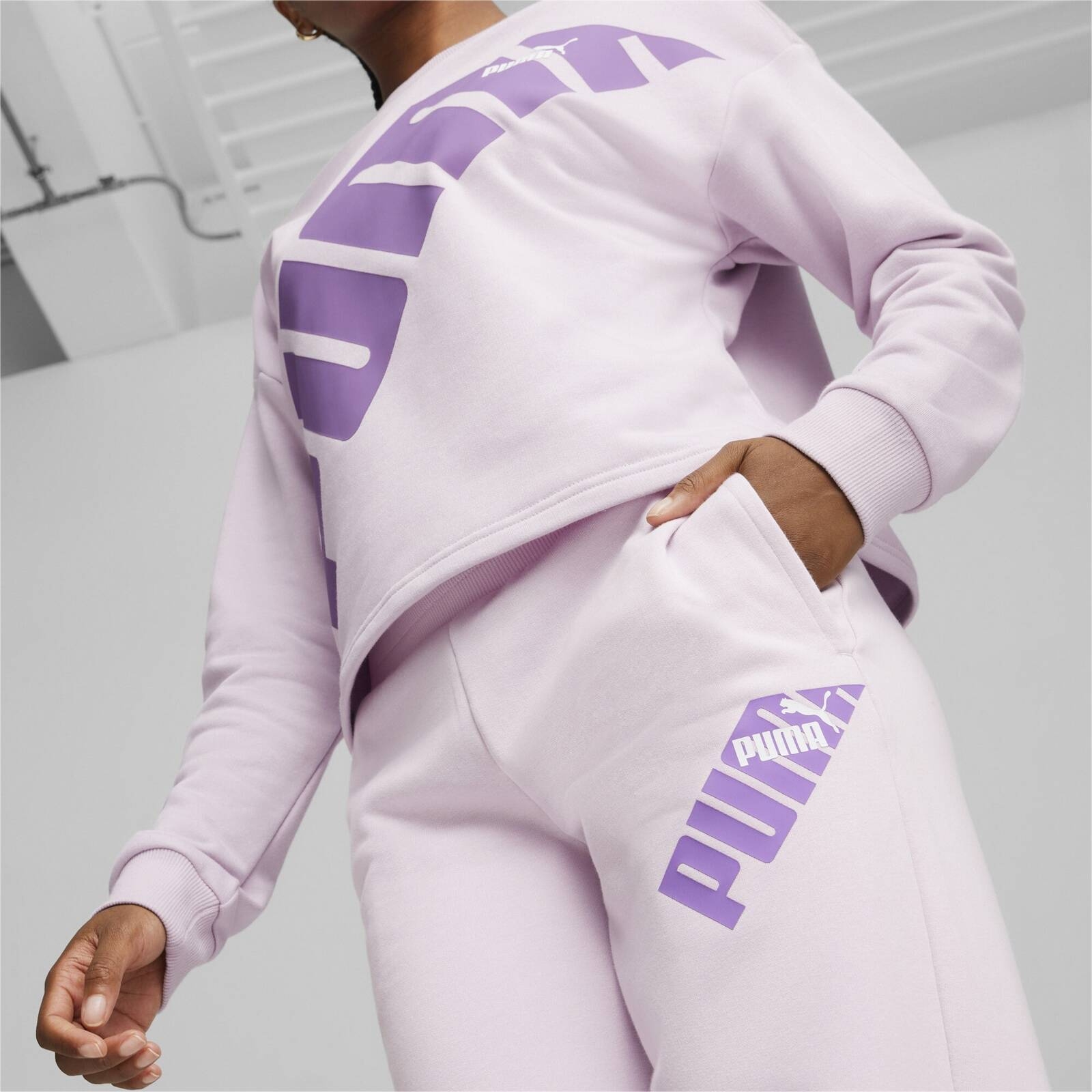 Spodnie dresowe damskie Puma POWER TR fioletowe 67789560