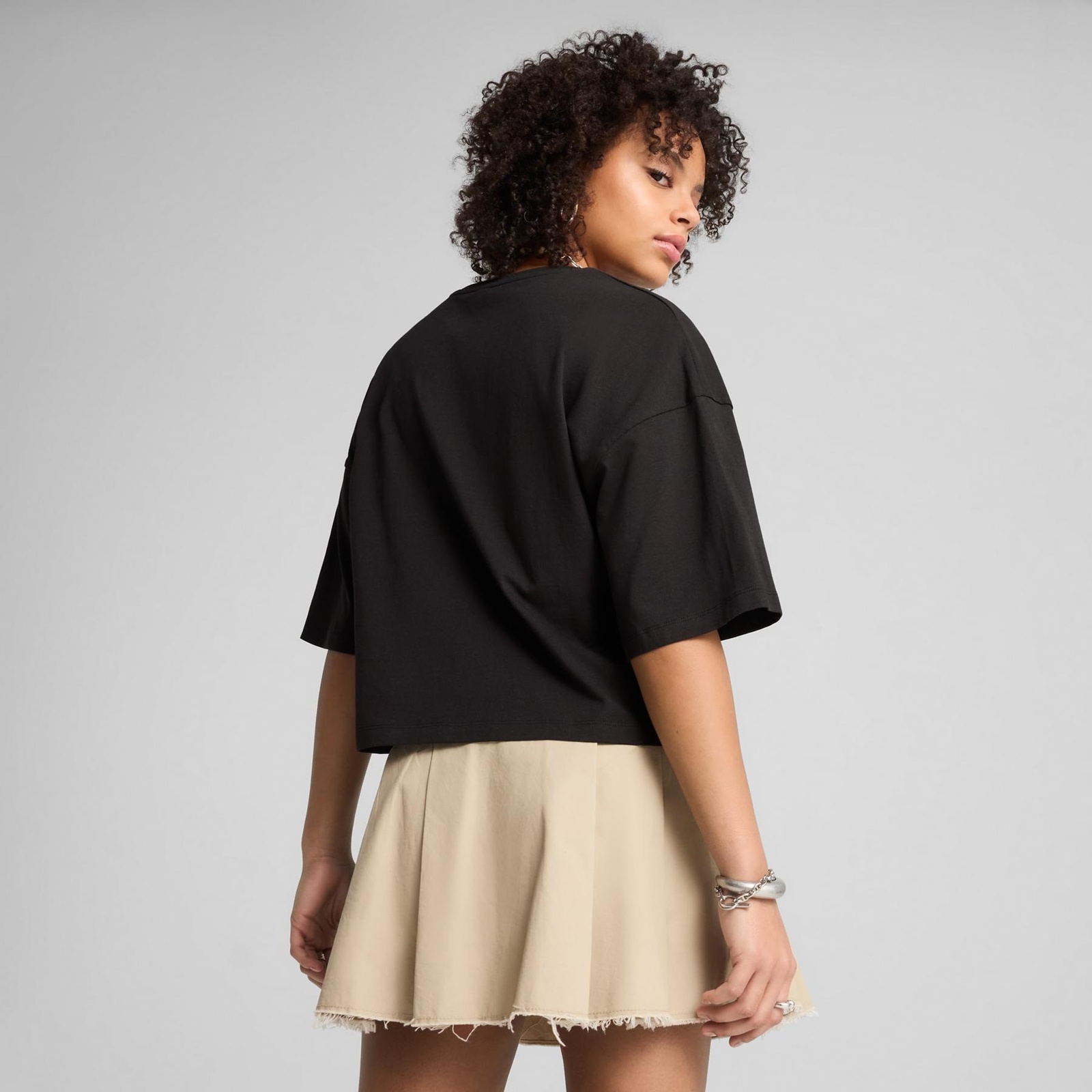 Koszulka damska Puma LEO LUXE OVERSIZED czarna 63233701