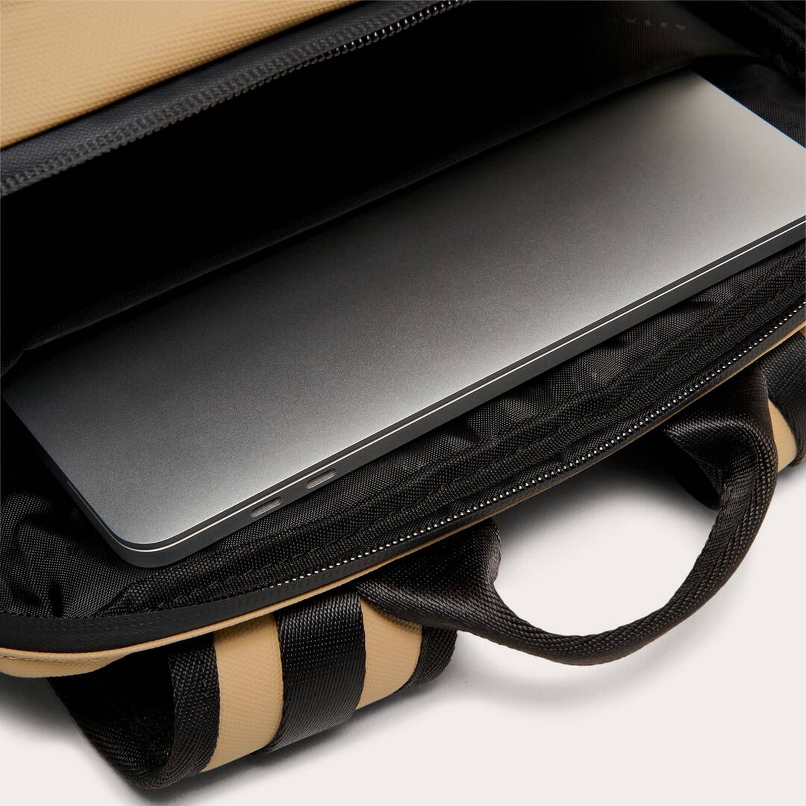 Plecak miejski unisex Oakley ROVER LAPTOP 18 L beowy FOS901478-32F
