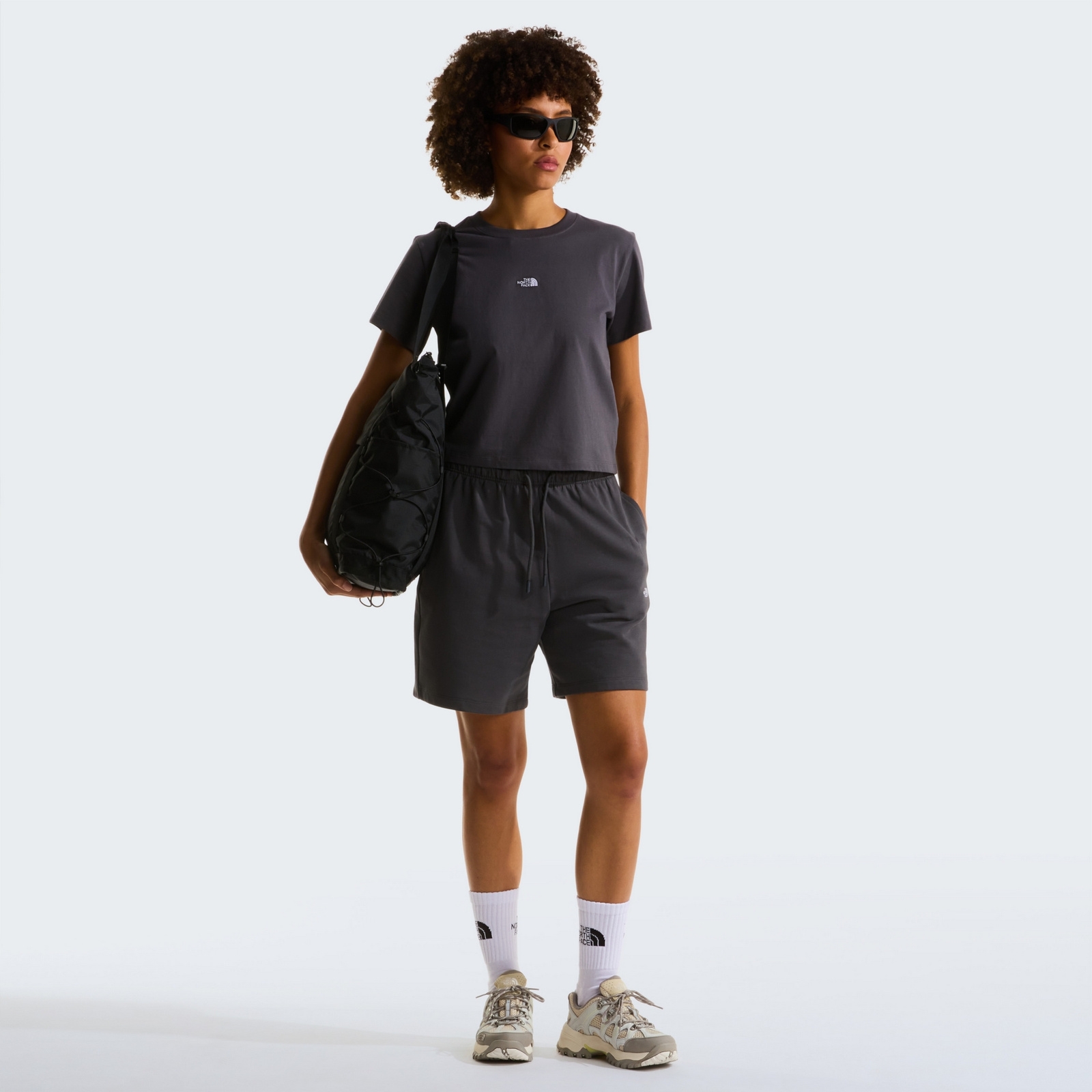 Spodenki dresowe damskie The North Face ESSENTIAL LIGHT RELAXED szare NF0A8GQYRHI