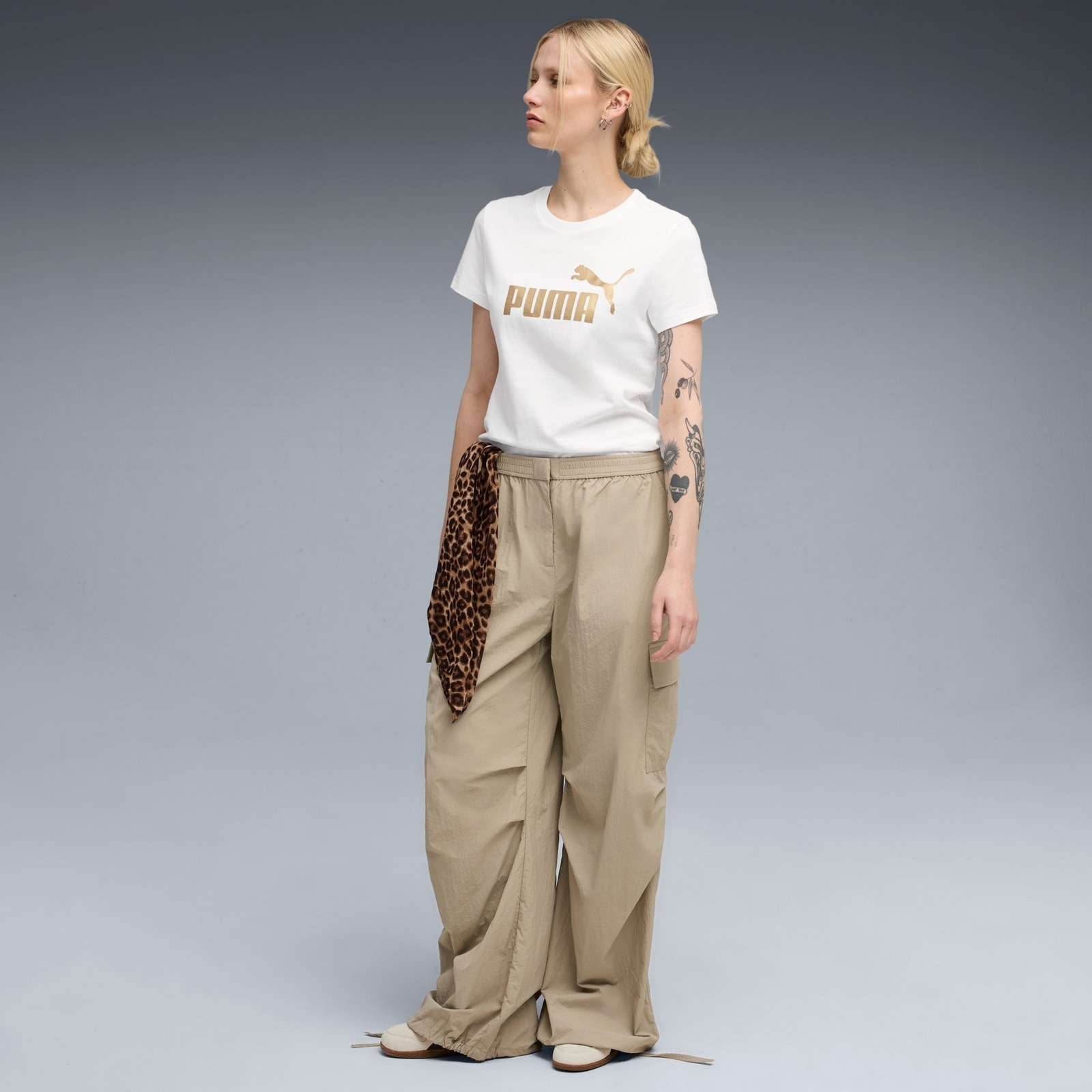 Koszulka damska Puma ESS METALLIC NO.1 LOGO bia�a 63153652