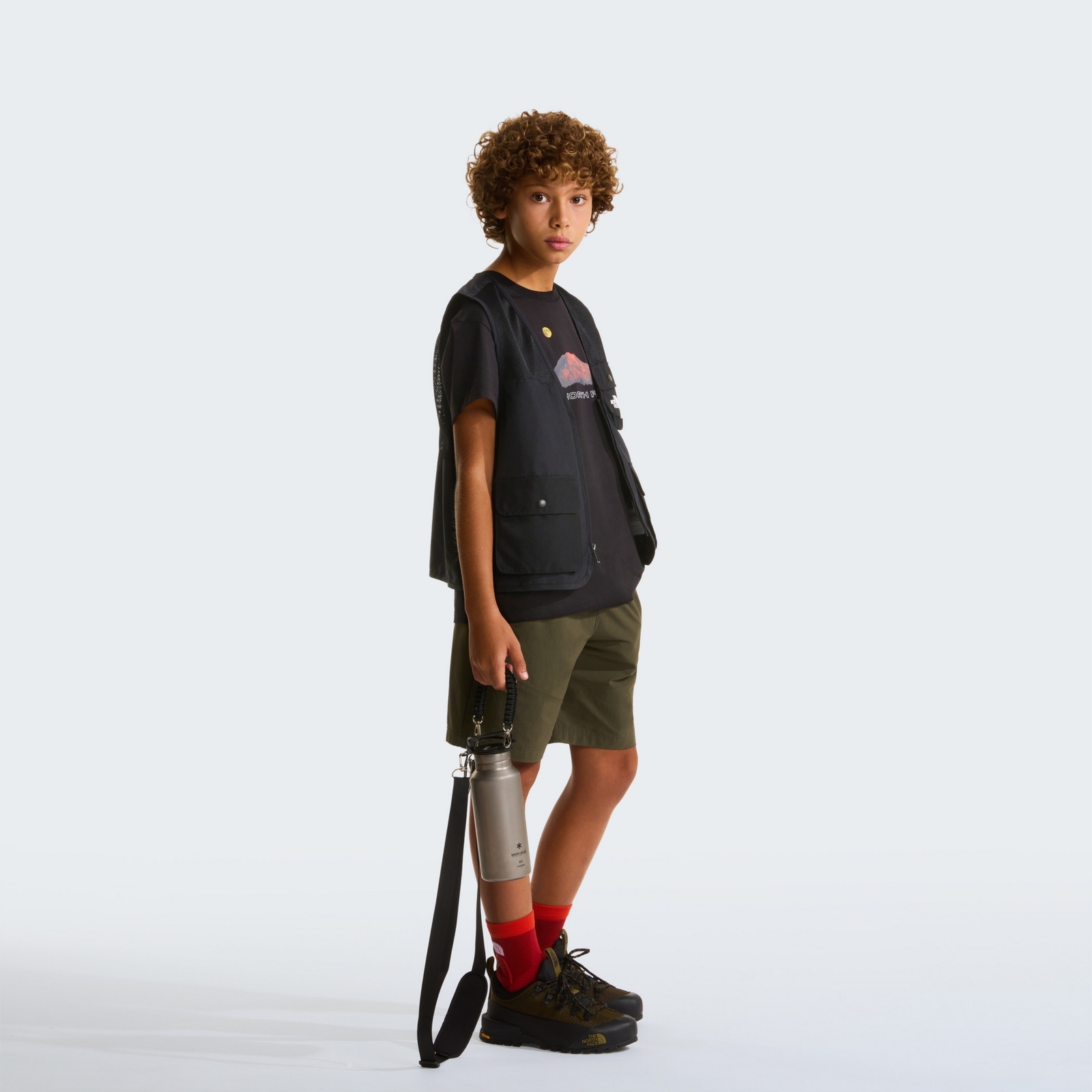 Koszulka ch�opi�ca The North Face MOUNTAIN NIGHT RELAXED czarna NF0A8G1UJK3