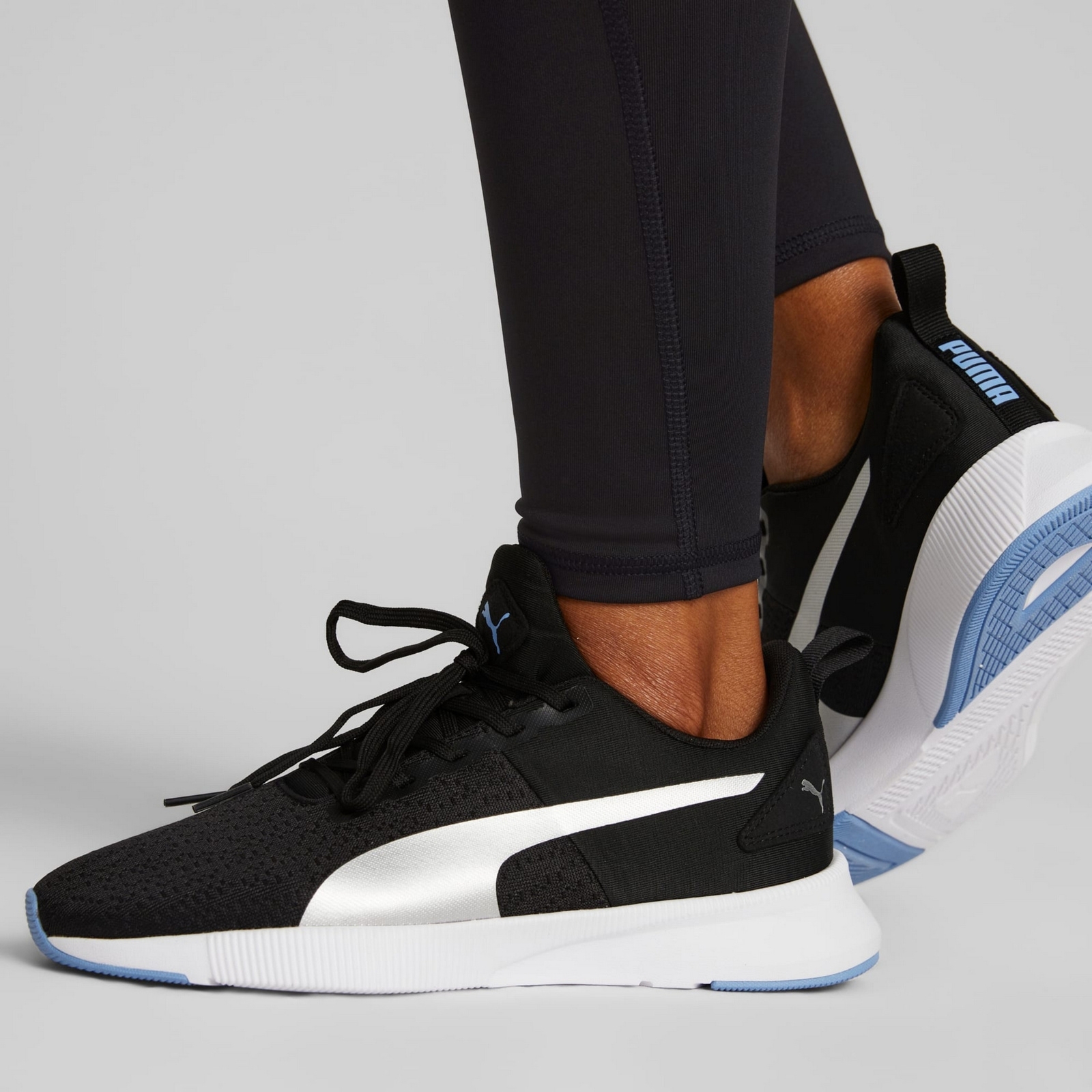 Buty sportowe damskie Puma FLYER RUNNER FEMME czarne 19551709