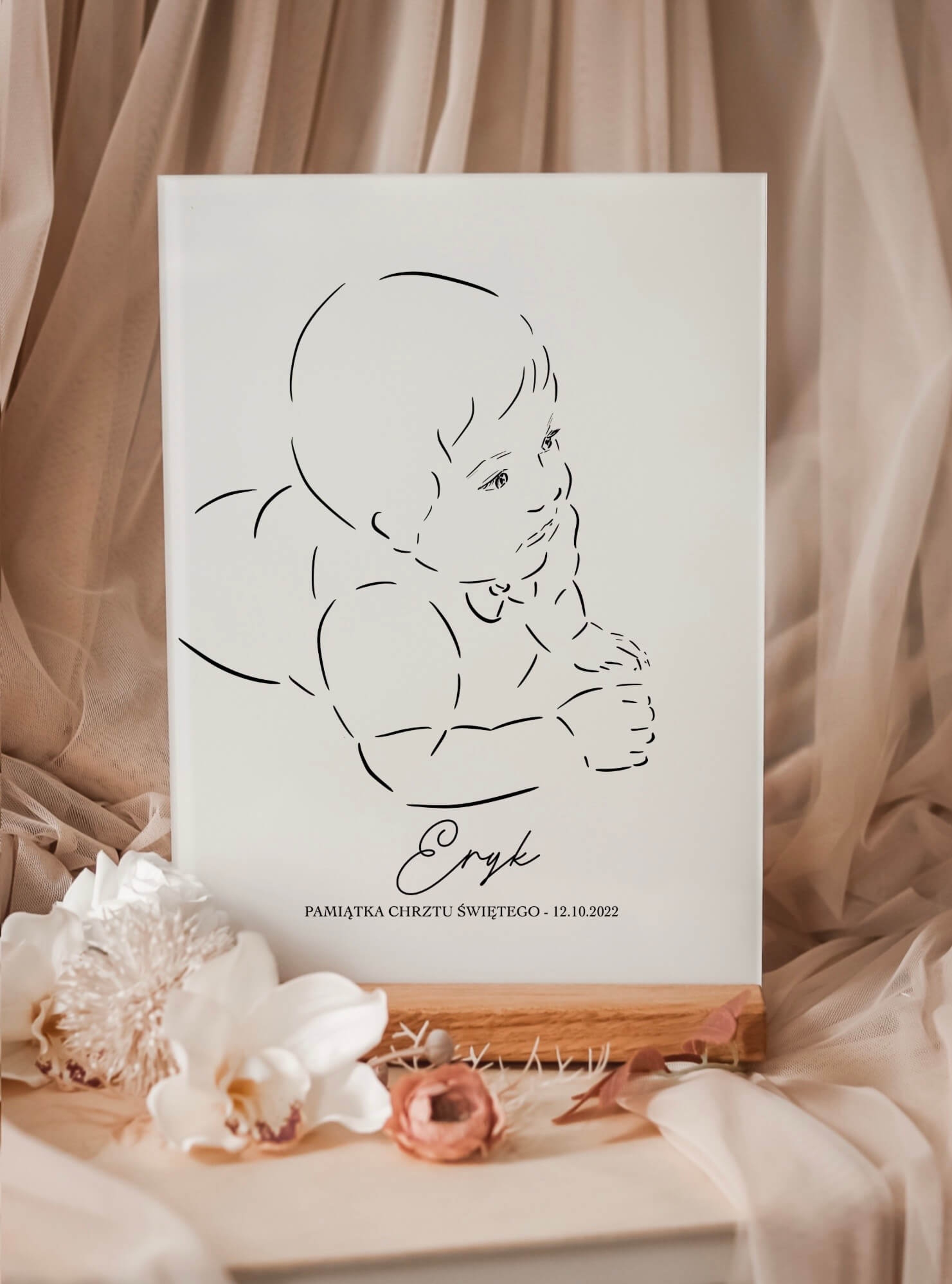 Personalizowana statuetka na szkle akrylowym - pamiątka Chrztu Świętego chłopiec raczkujący