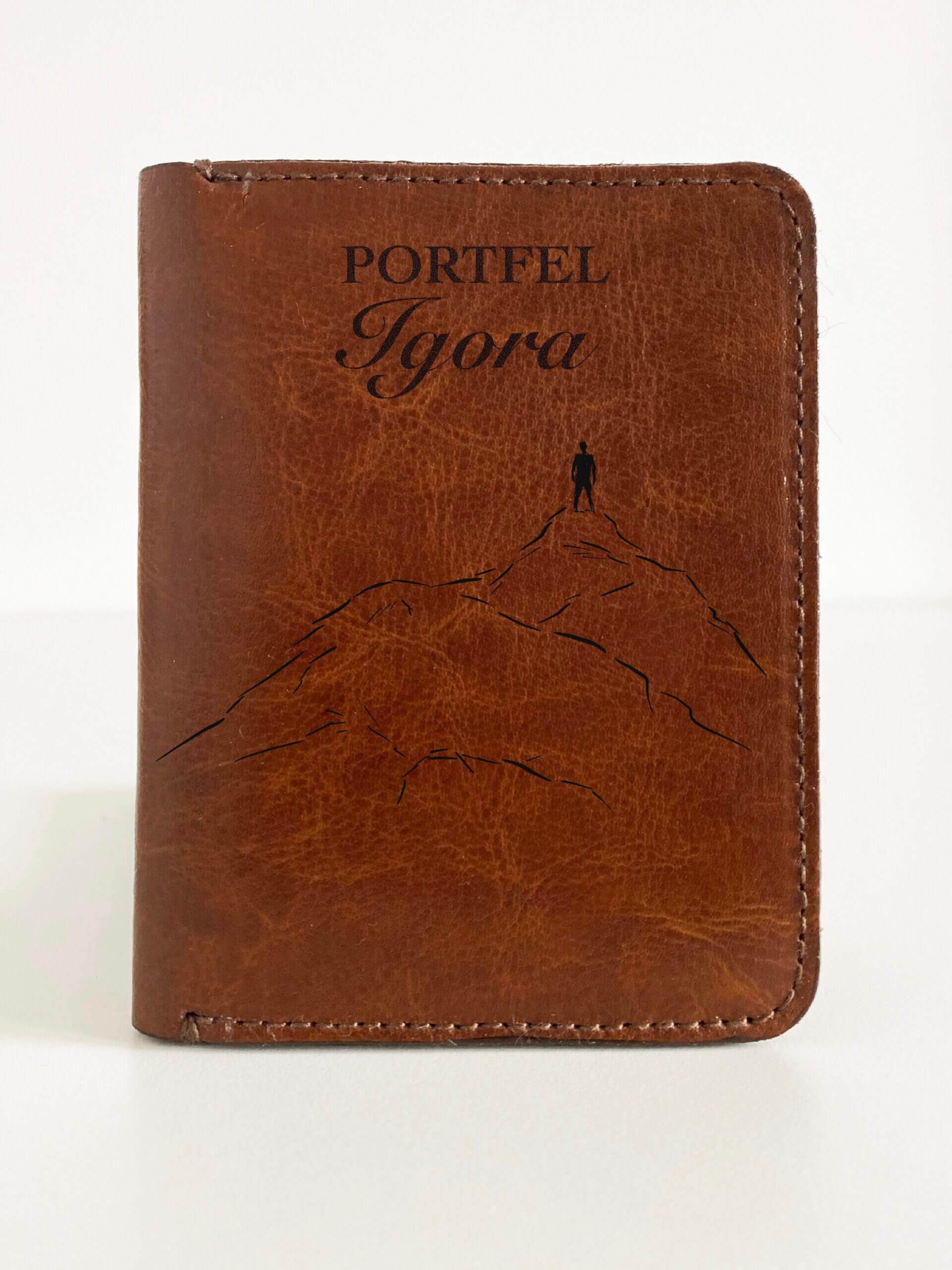 Grawerowany portfel męski– prezent dla miłośnika gór