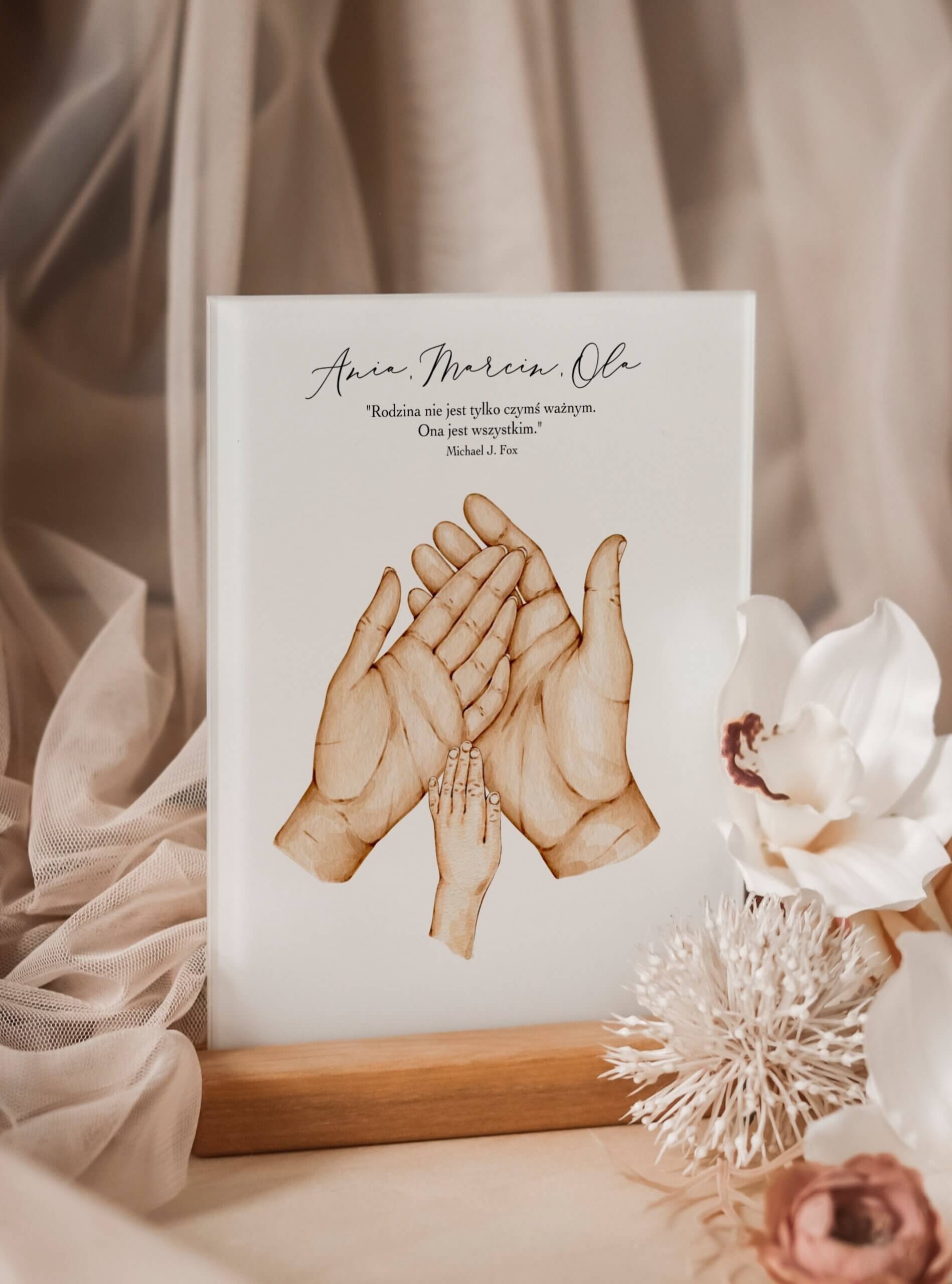 Wyjątkowy prezent na Dzień Mamy - statuetka na szkle akrylowym DŁONIE (1-3 dzieci) 13x18