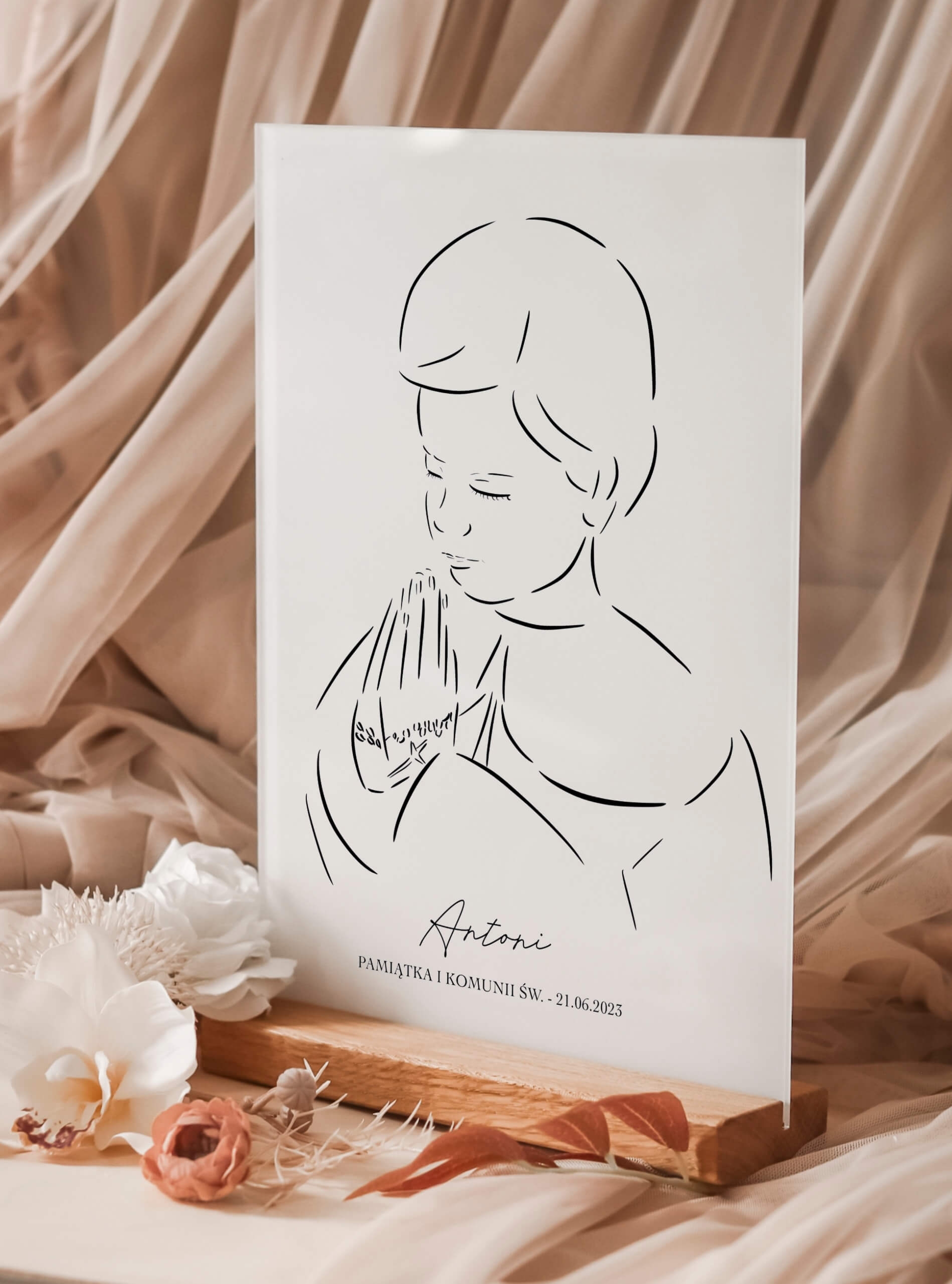 Personalizowana statuetka na szkle akrylowym - prezent komunijny dla chłopca