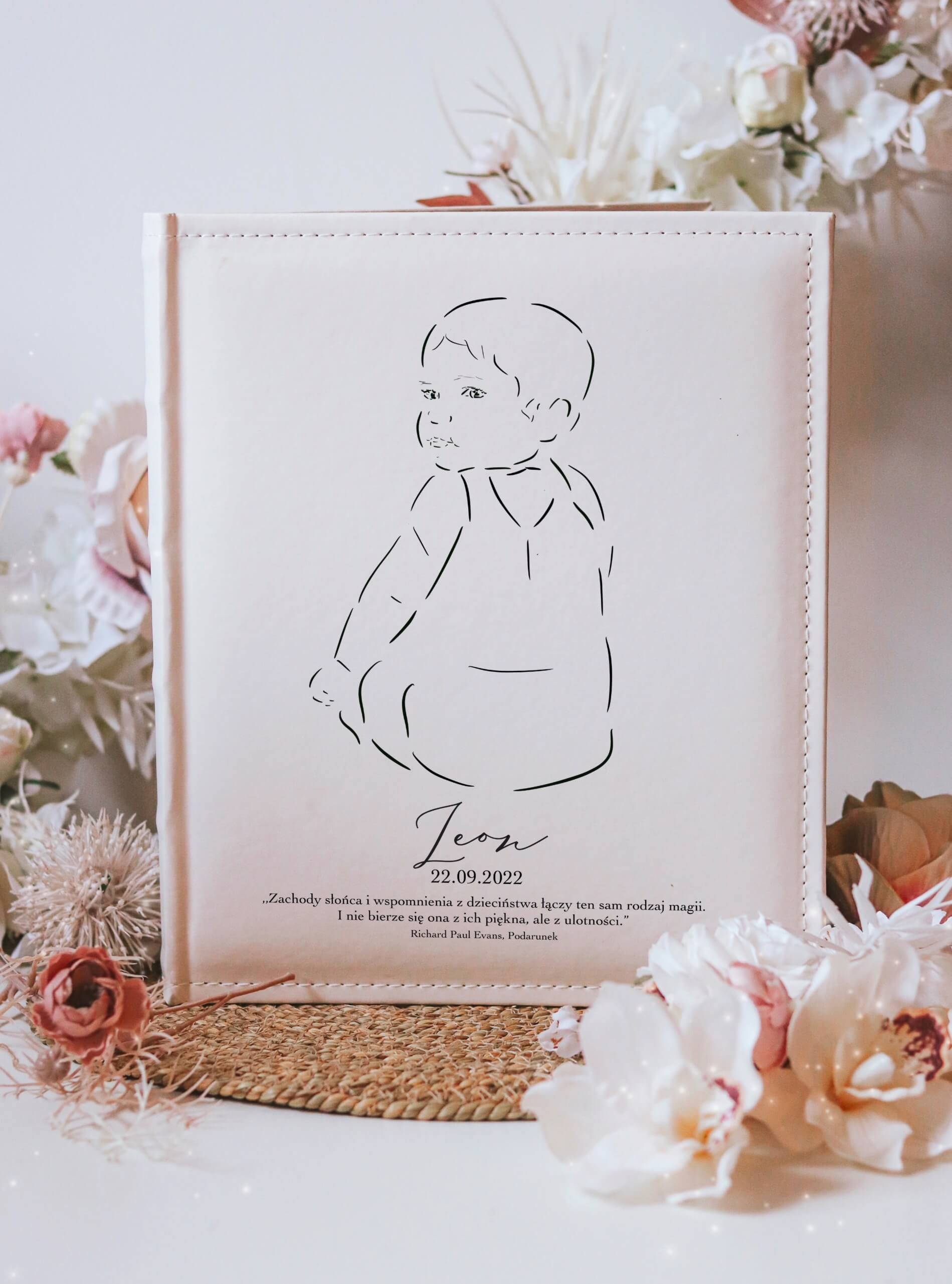 Prezent na święta dla rocznego dziecka - personalizowany album dla chłopca