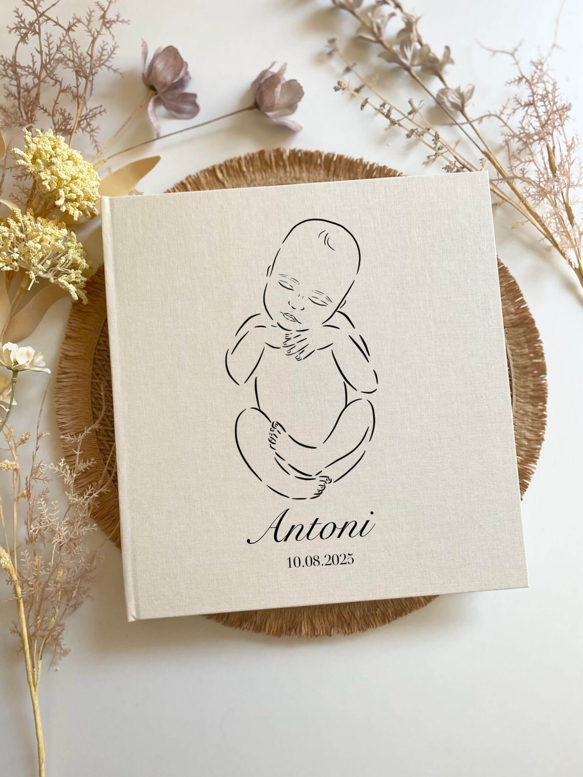 Beżowy album na zdjęcia wklejane dla chłopca- prezent z okazji narodzin dla chłopca