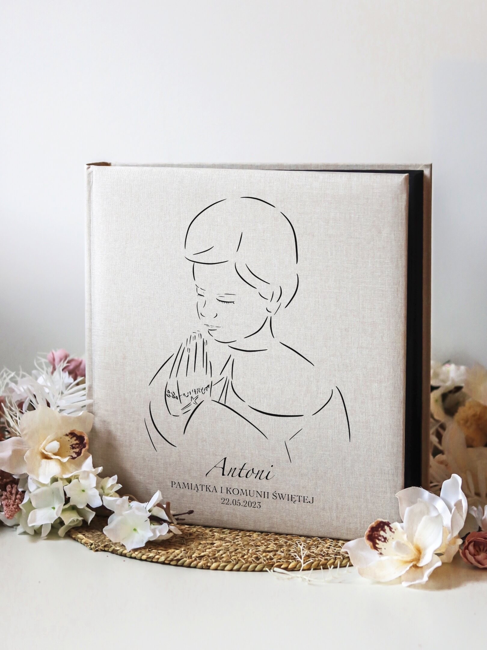 Duży lniany album na zdjęcia wklejane dla chłopca- pamiątka komunijna