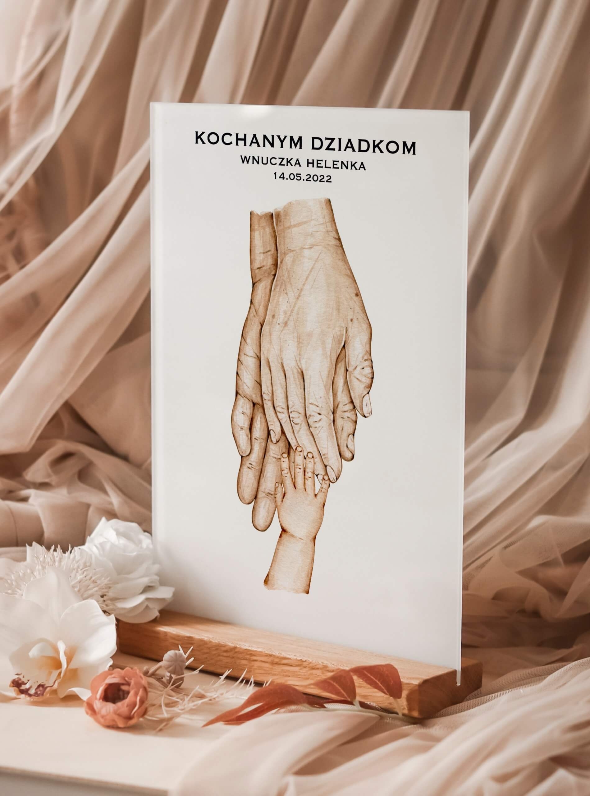 Wyjątkowy prezent dla babci/ dziadka - statuetka na szkle akrylowym DŁONIE (1-5 wnuków) 4
