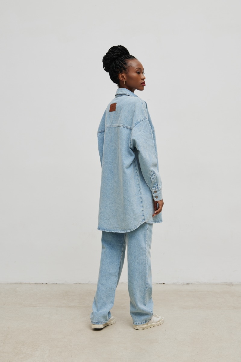 Koszula MIDI o kroju oversize w kolorze CLASSIC BLUE JEANS - MINDY