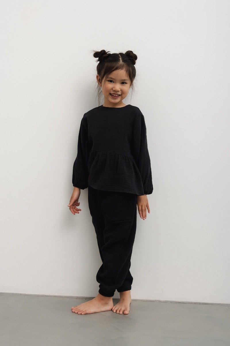 MINI spodnie typu jogger w kolorze TOTALLY BLACK