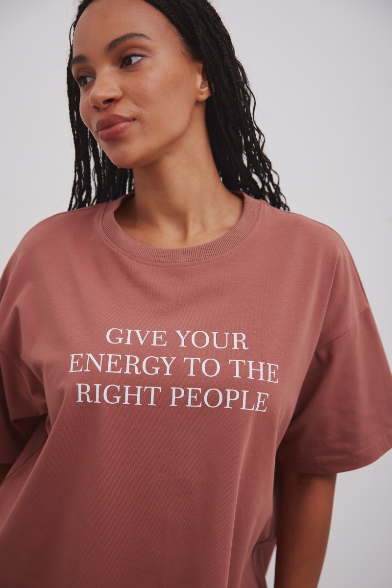 Tshirt typu oversize z NADRUKIEM w kolorze COGNAC