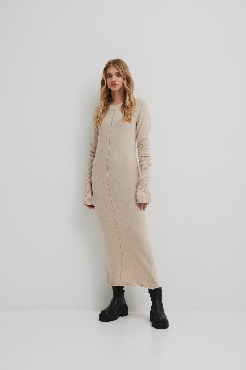 Wełniana sukienka maxi w kolorze CLASSIC BEIGE