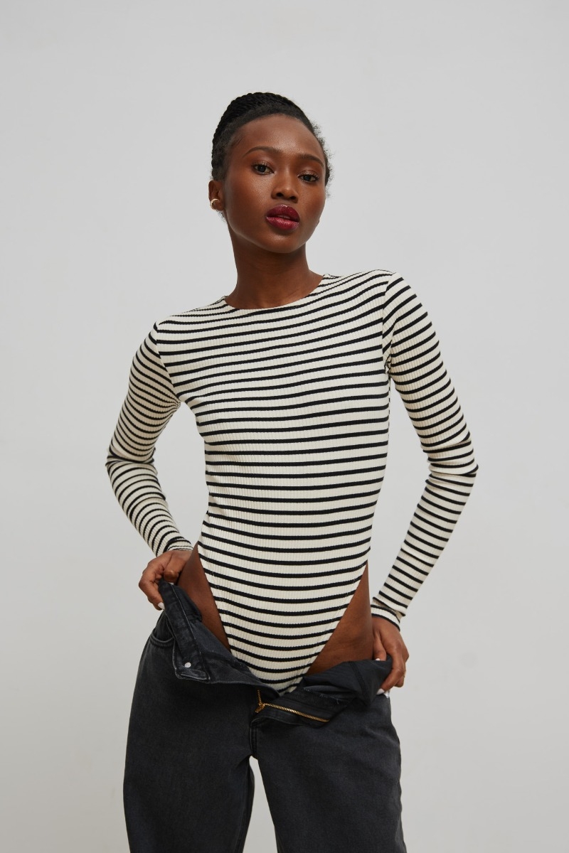 Dopasowane body z długim rękawem w paski BEIGE & BLACK - DASH