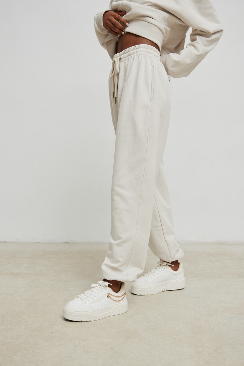 Spodnie typu jogger w kolorze WHITE SAND  - AUSTIN