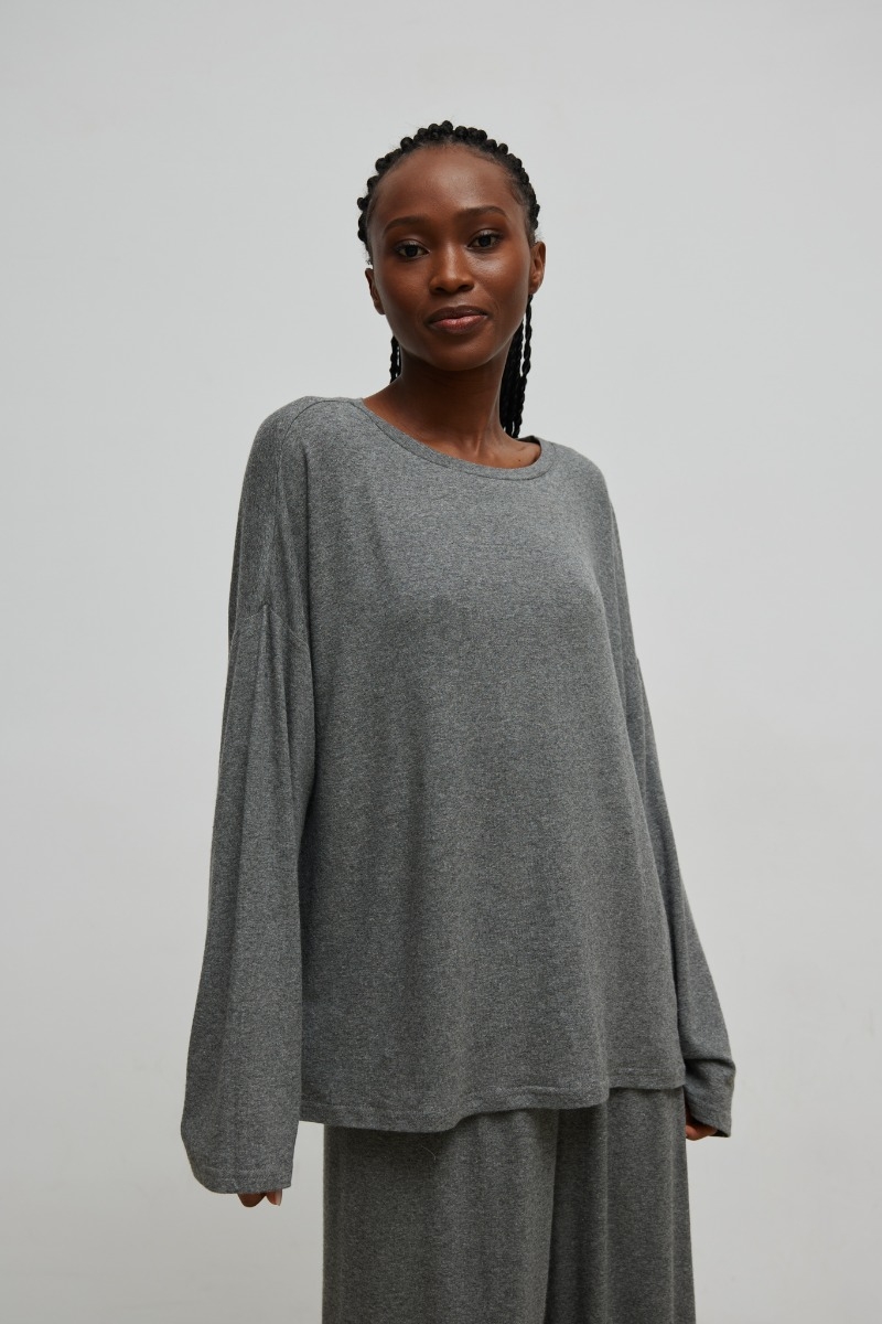 Luźny longsleeve z lnem w kolorze DARK MELANGE
