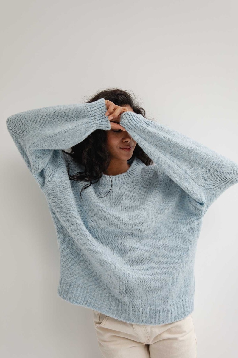 Sweter oversize z bufiastym rękawem baby blue