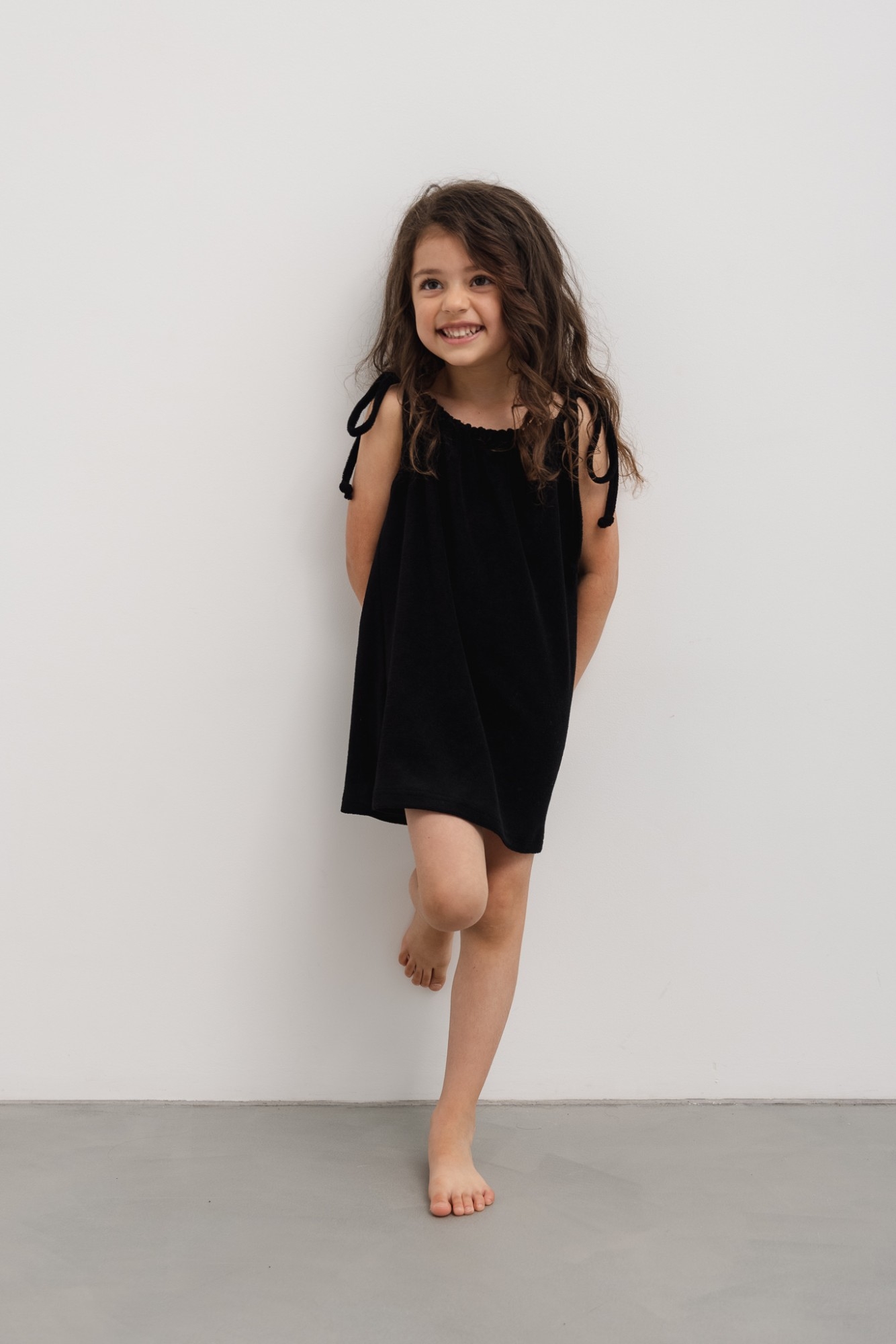 MINI sukienka FROTTE w kolorze TOTALLY BLACK -GABBY-104-110 (4