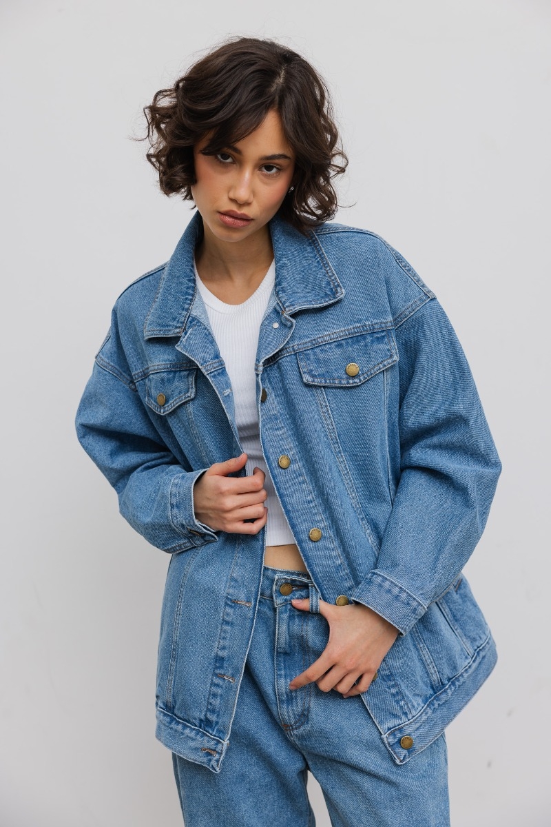 Kurtka jeansowa oversize w kolorze BLUE