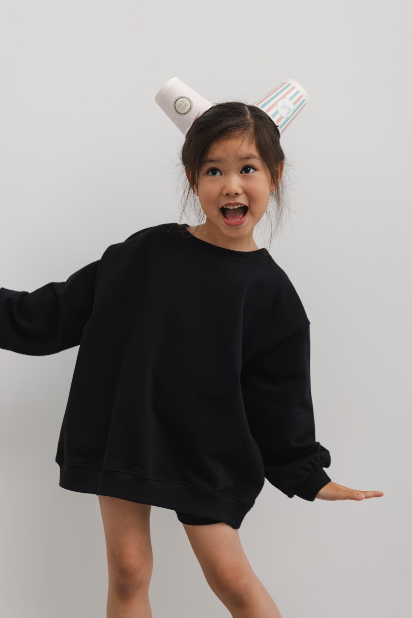 MINI bluza o luźnym kroju w kolorze TOTALLY BLACK