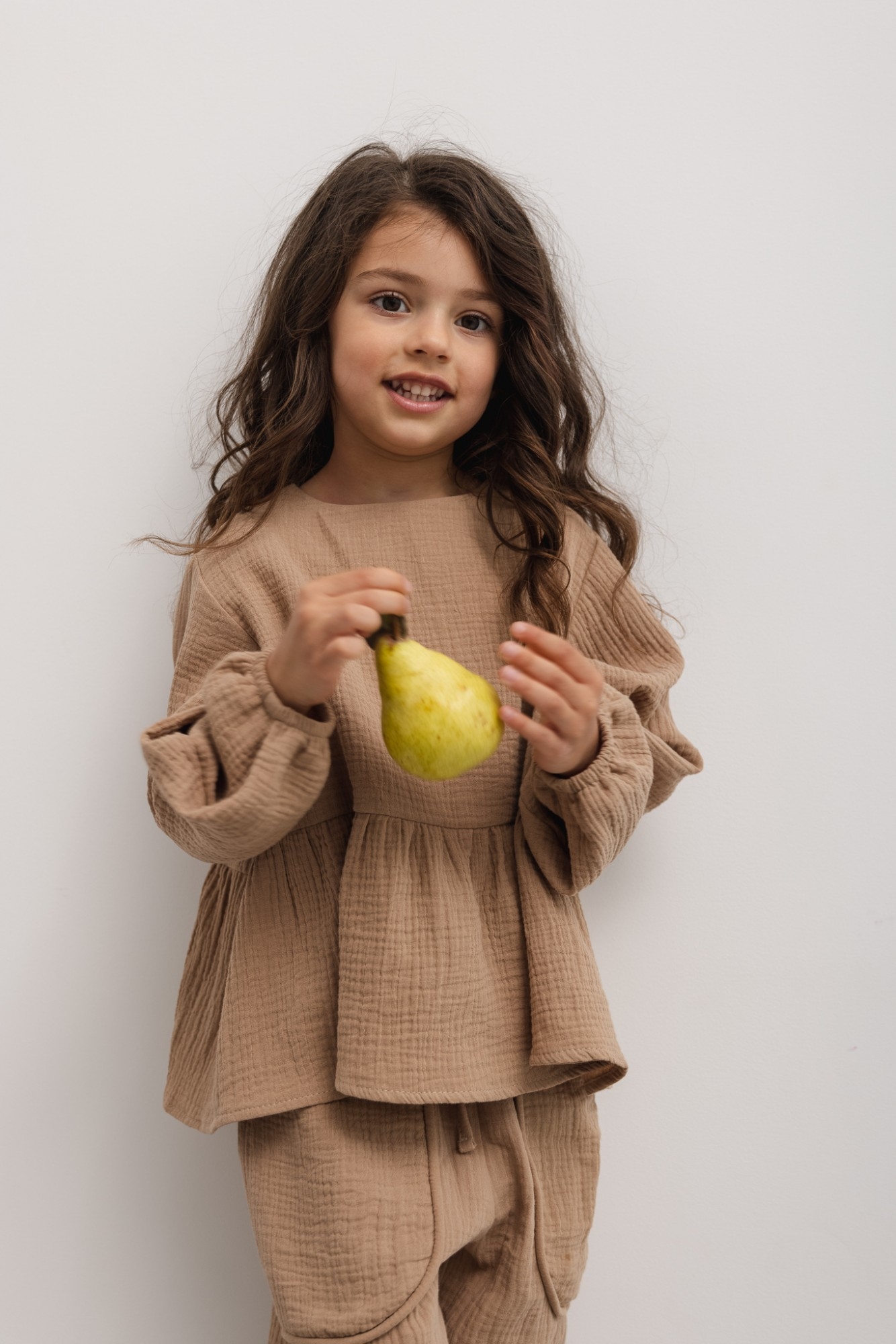 MINI bluzka z falbanką w kolorze COOKIE BEIGE - CINDY-116-122 (6