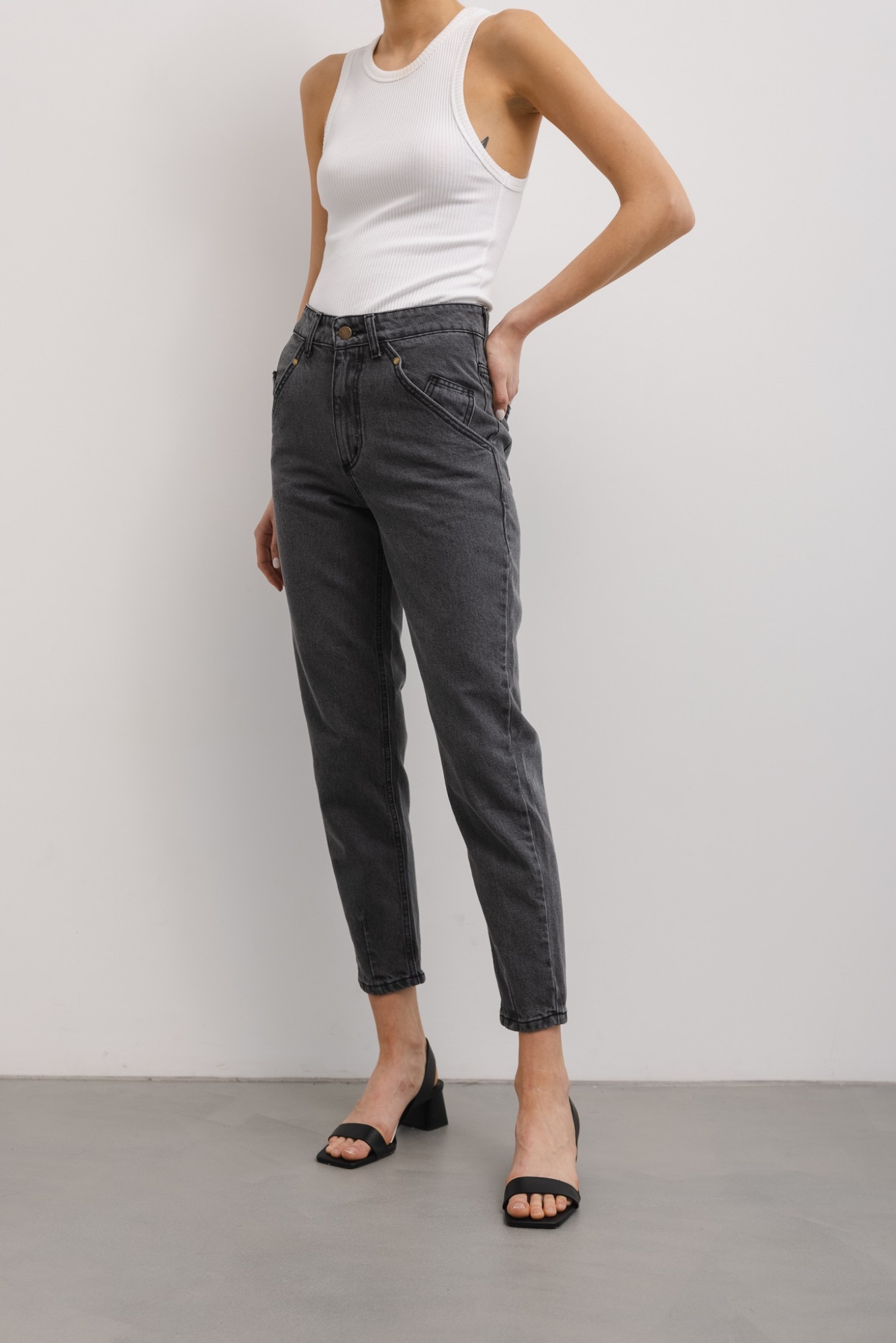Spodnie jeansowe typu mom fit w kolorze GREY JEANS - JUST