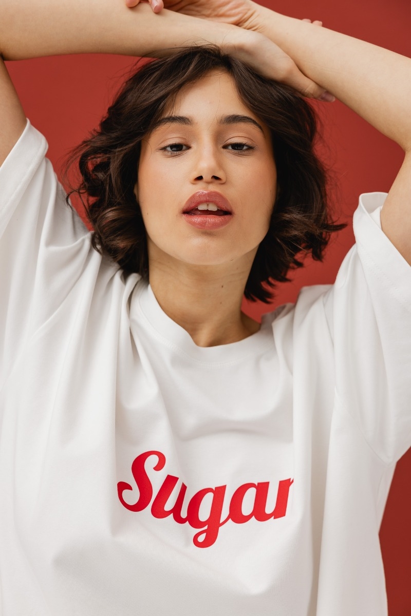 T-shirt z NADRUKIEM  w kolorze ECRU - EAZY